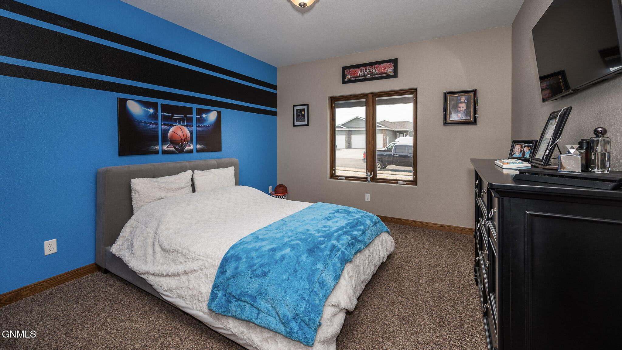 3727 Pebbleview Circle