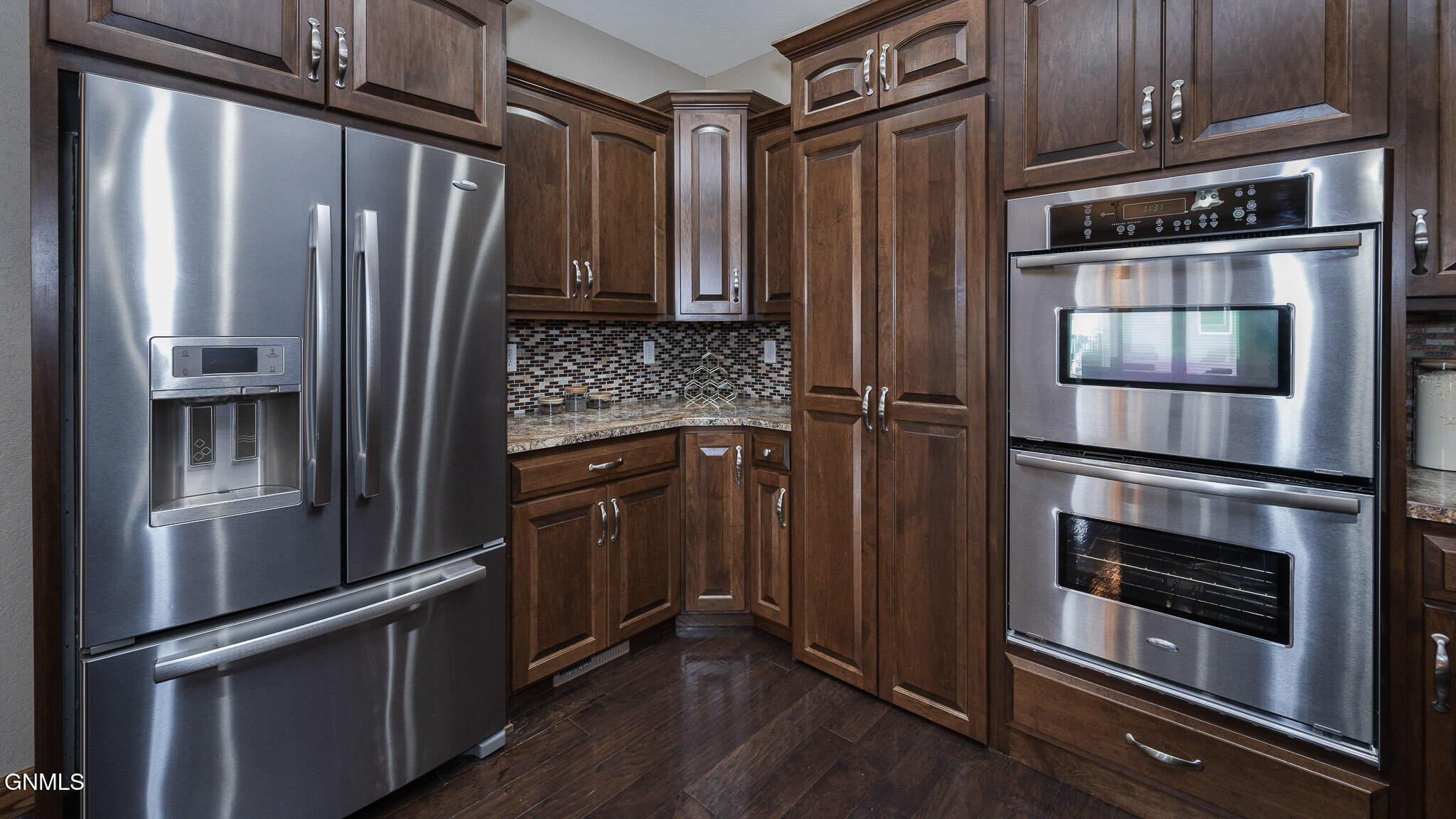 3727 Pebbleview Circle
