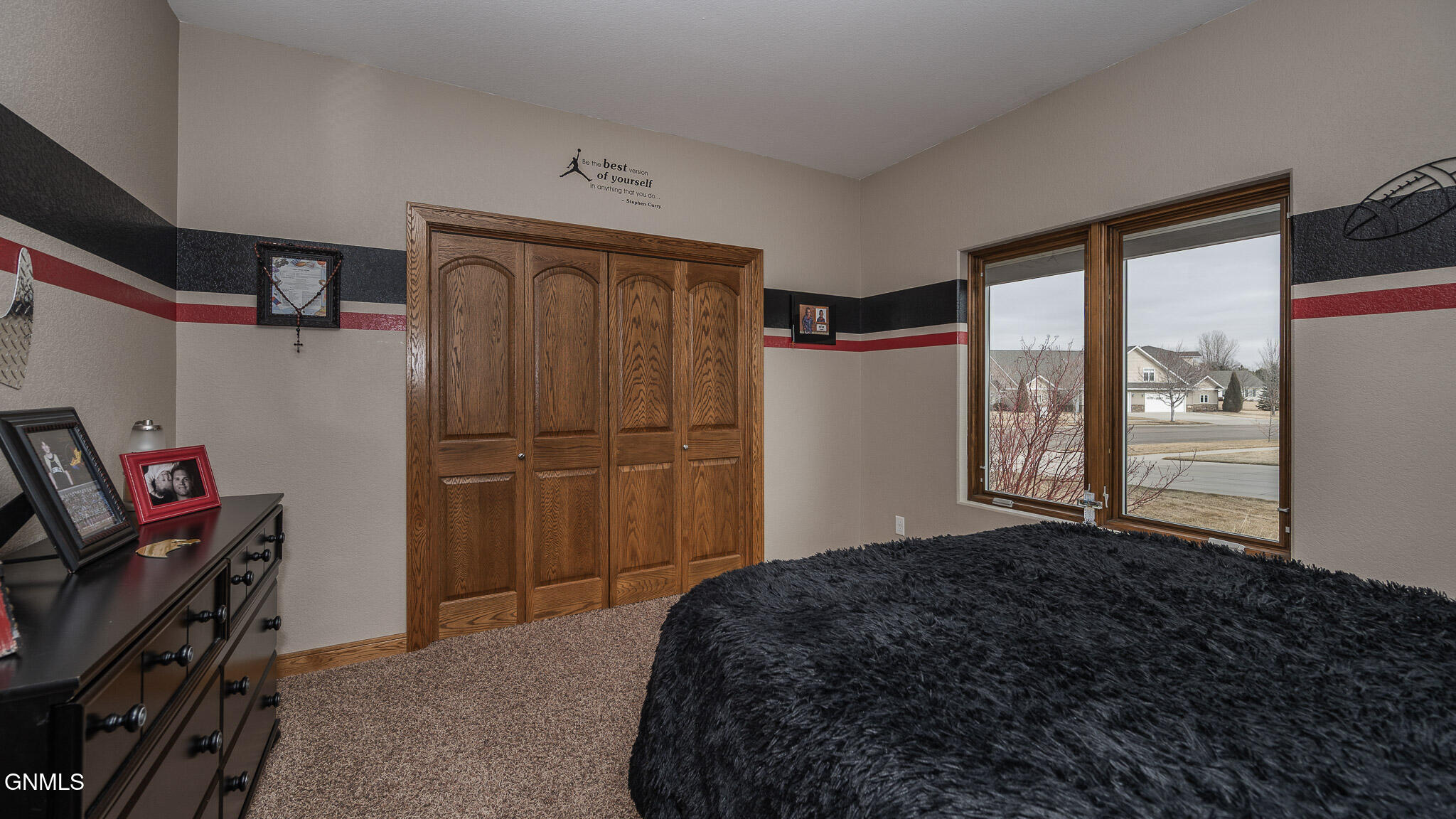 3727 Pebbleview Circle