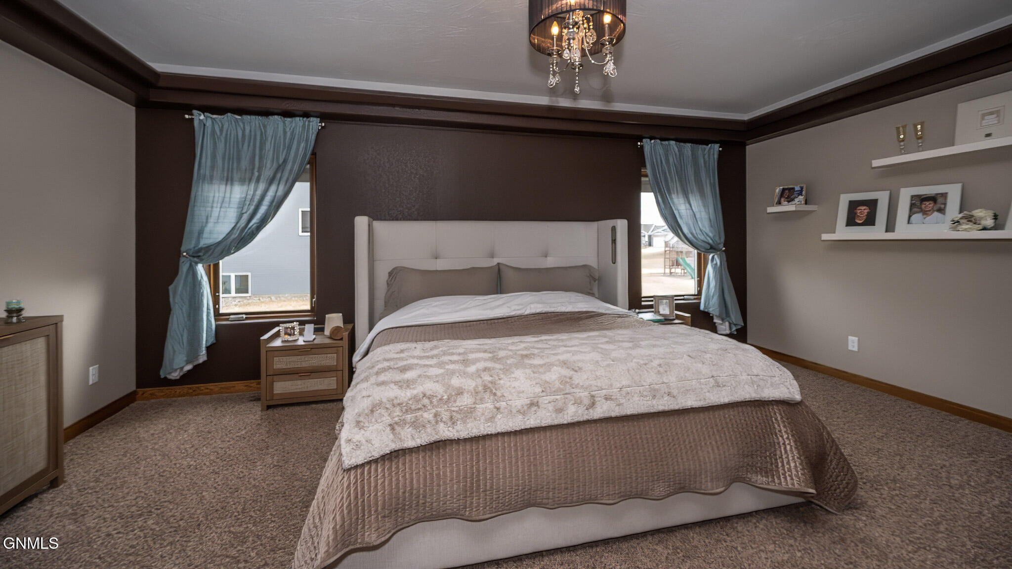 3727 Pebbleview Circle