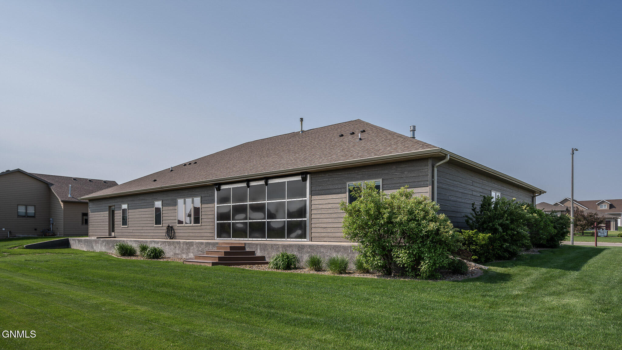 3727 Pebbleview Circle