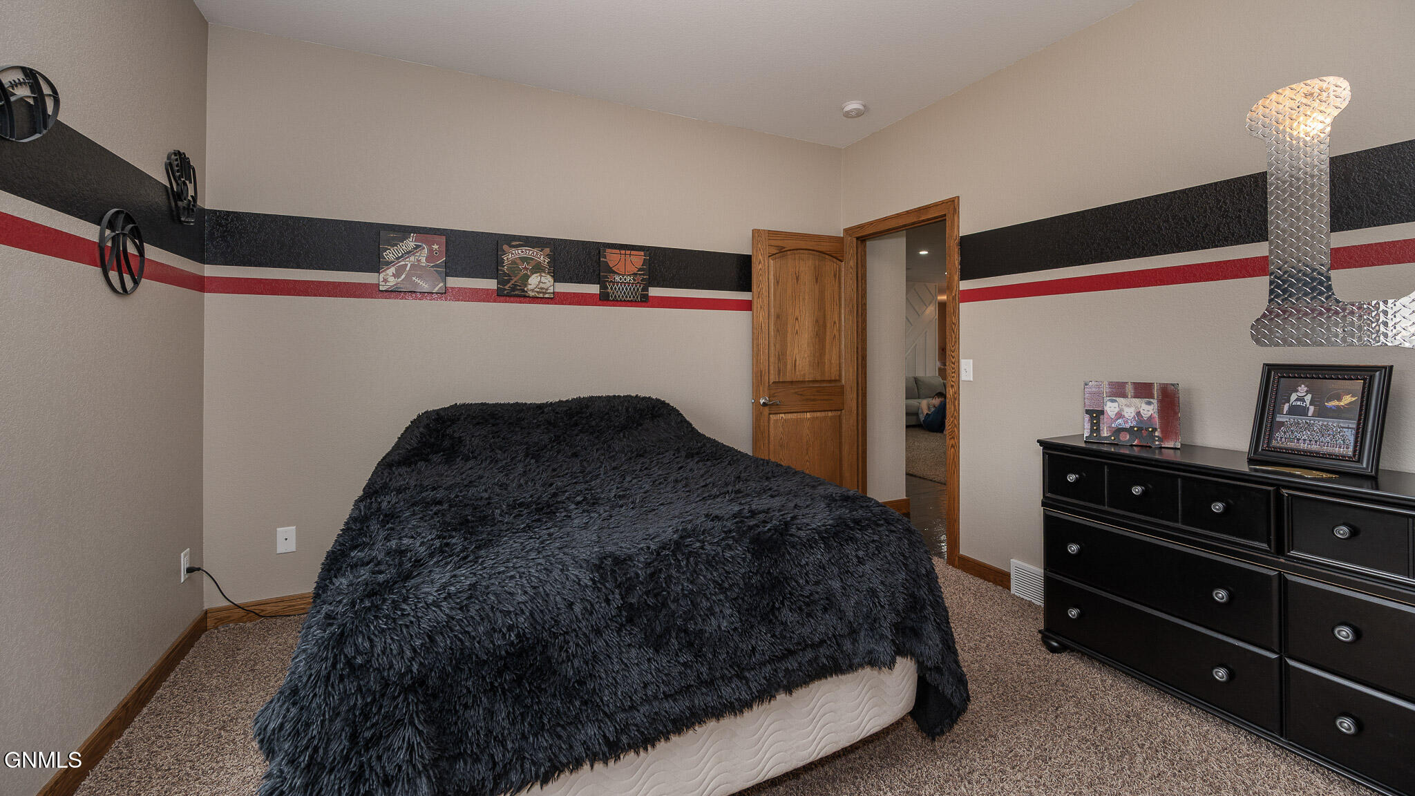3727 Pebbleview Circle