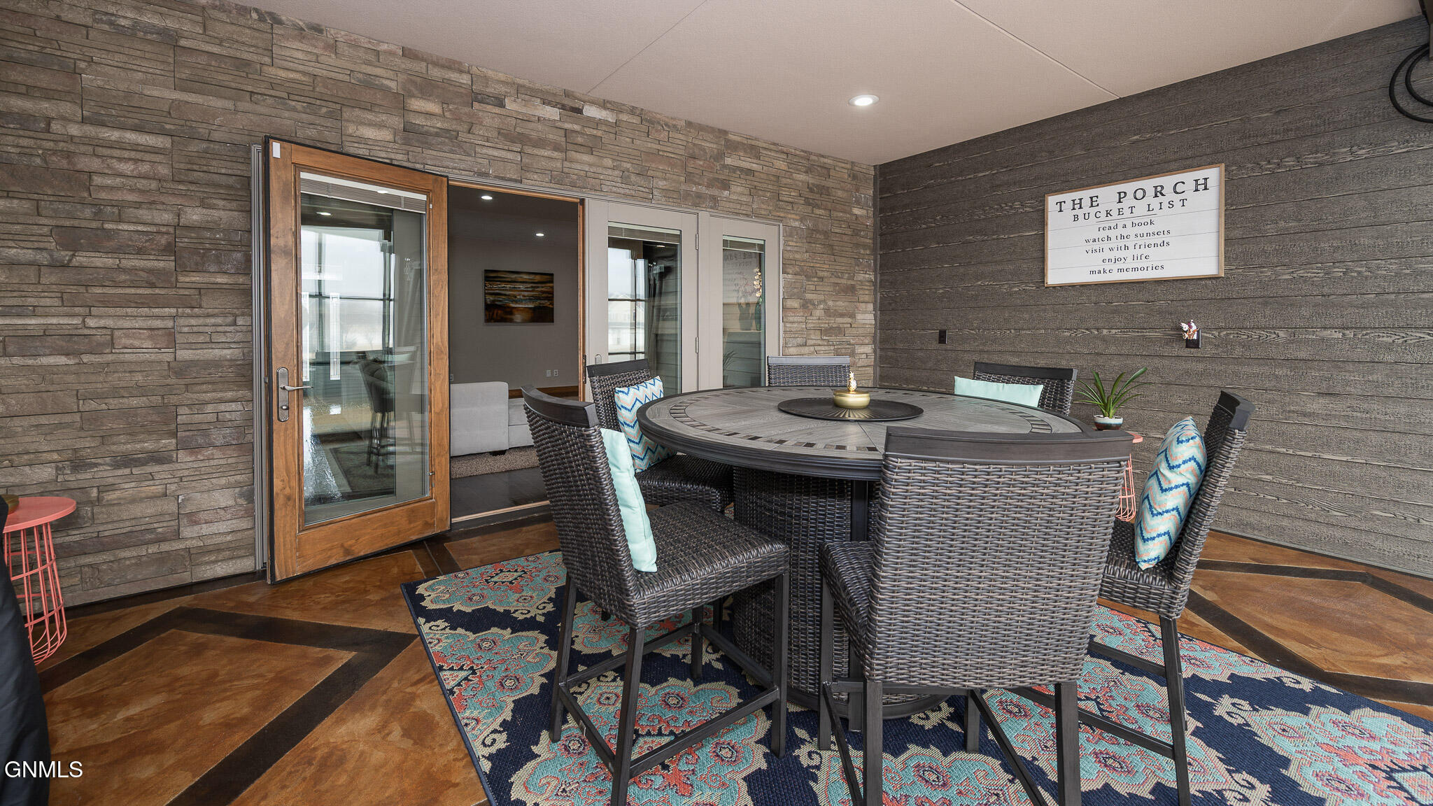 3727 Pebbleview Circle