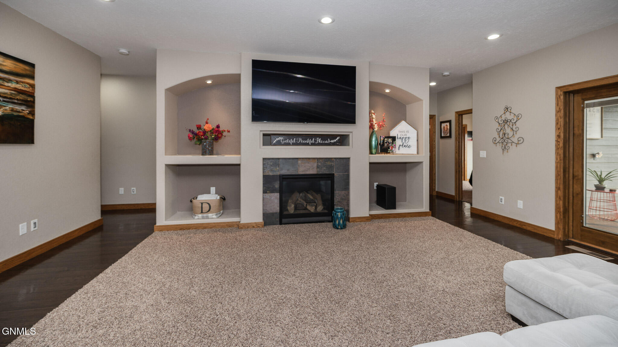3727 Pebbleview Circle