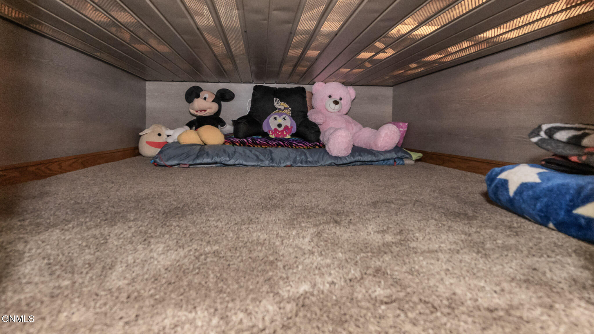 3727 Pebbleview Circle