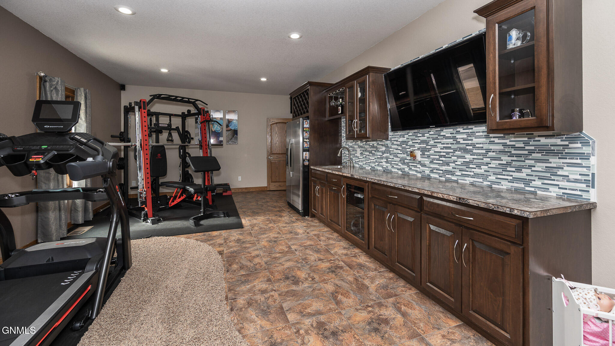 3727 Pebbleview Circle