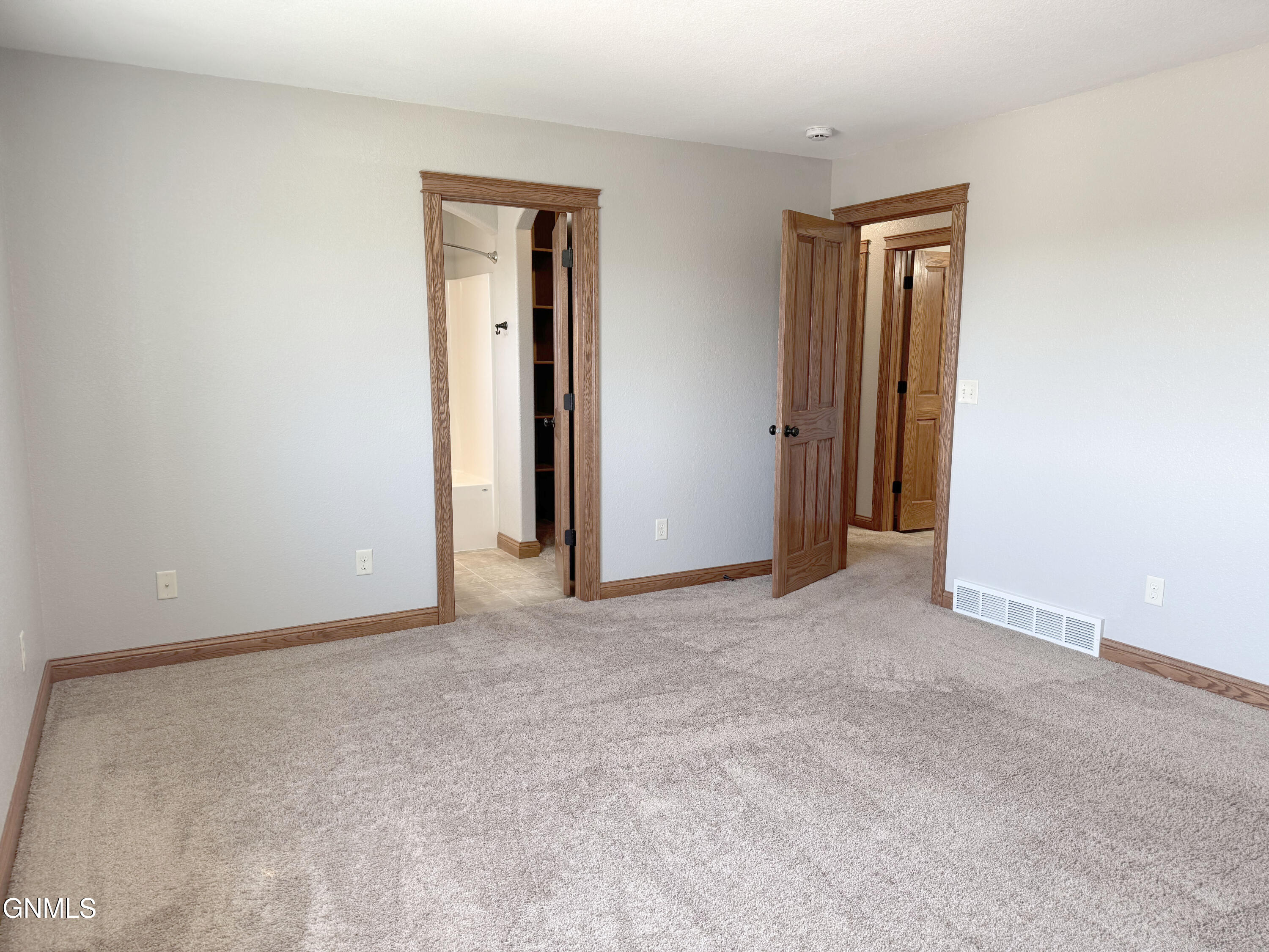 1412 Sharloh Lp