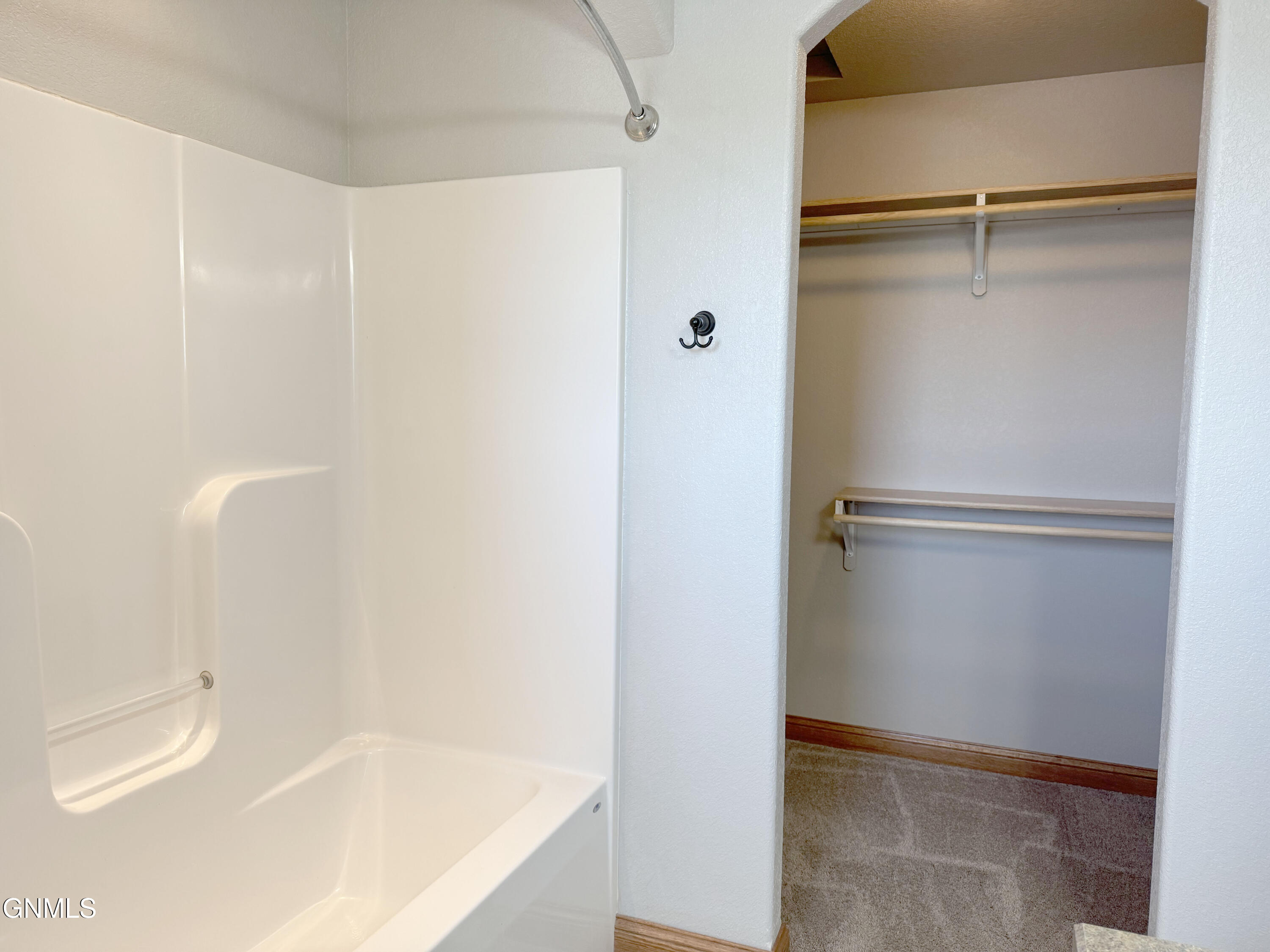 1412 Sharloh Lp