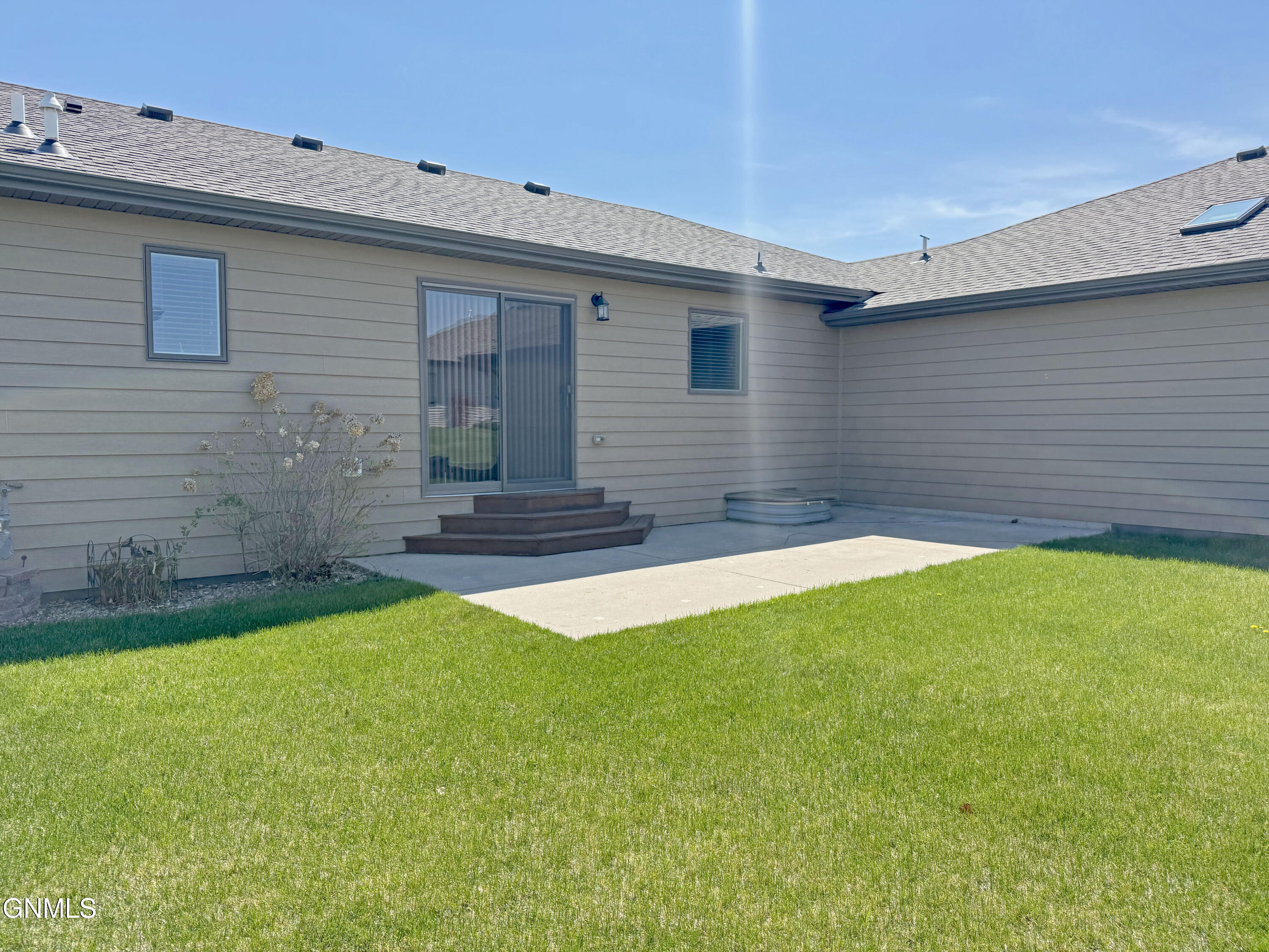 1412 Sharloh Lp