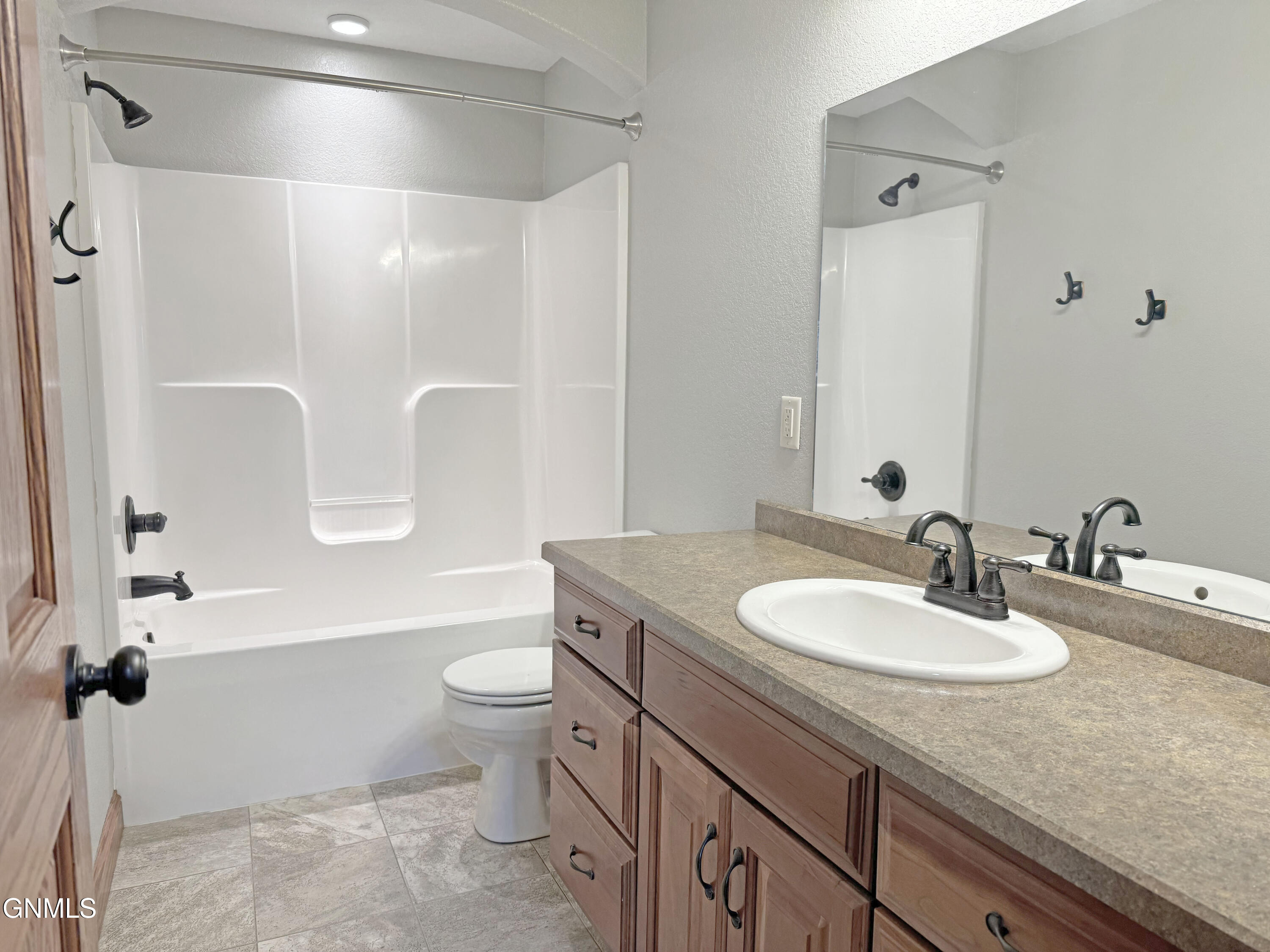 1412 Sharloh Lp