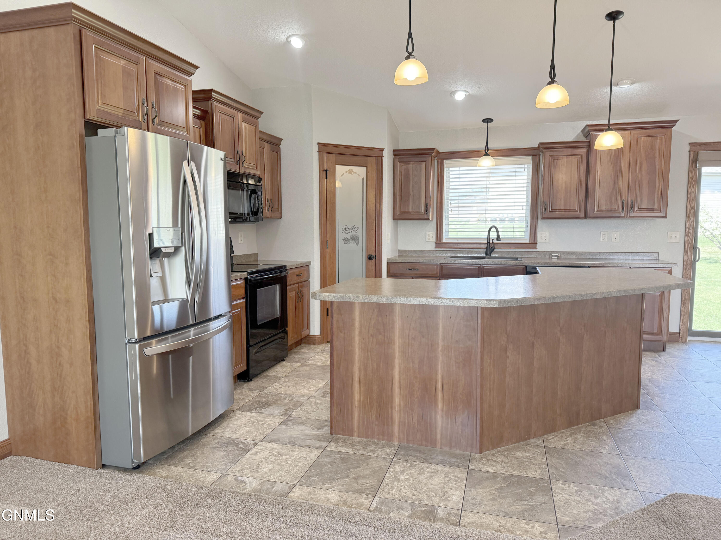 1412 Sharloh Lp