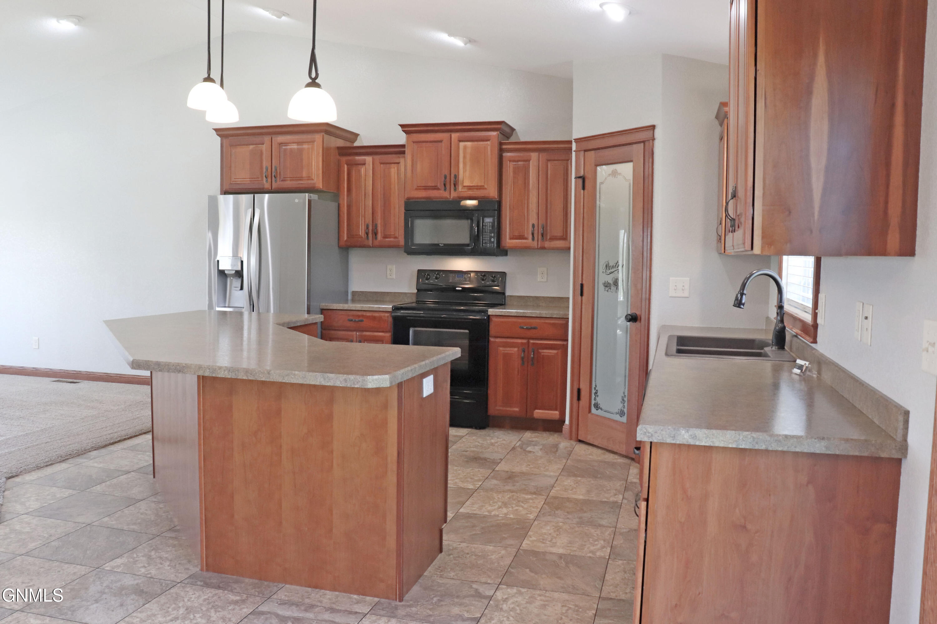 1412 Sharloh Lp