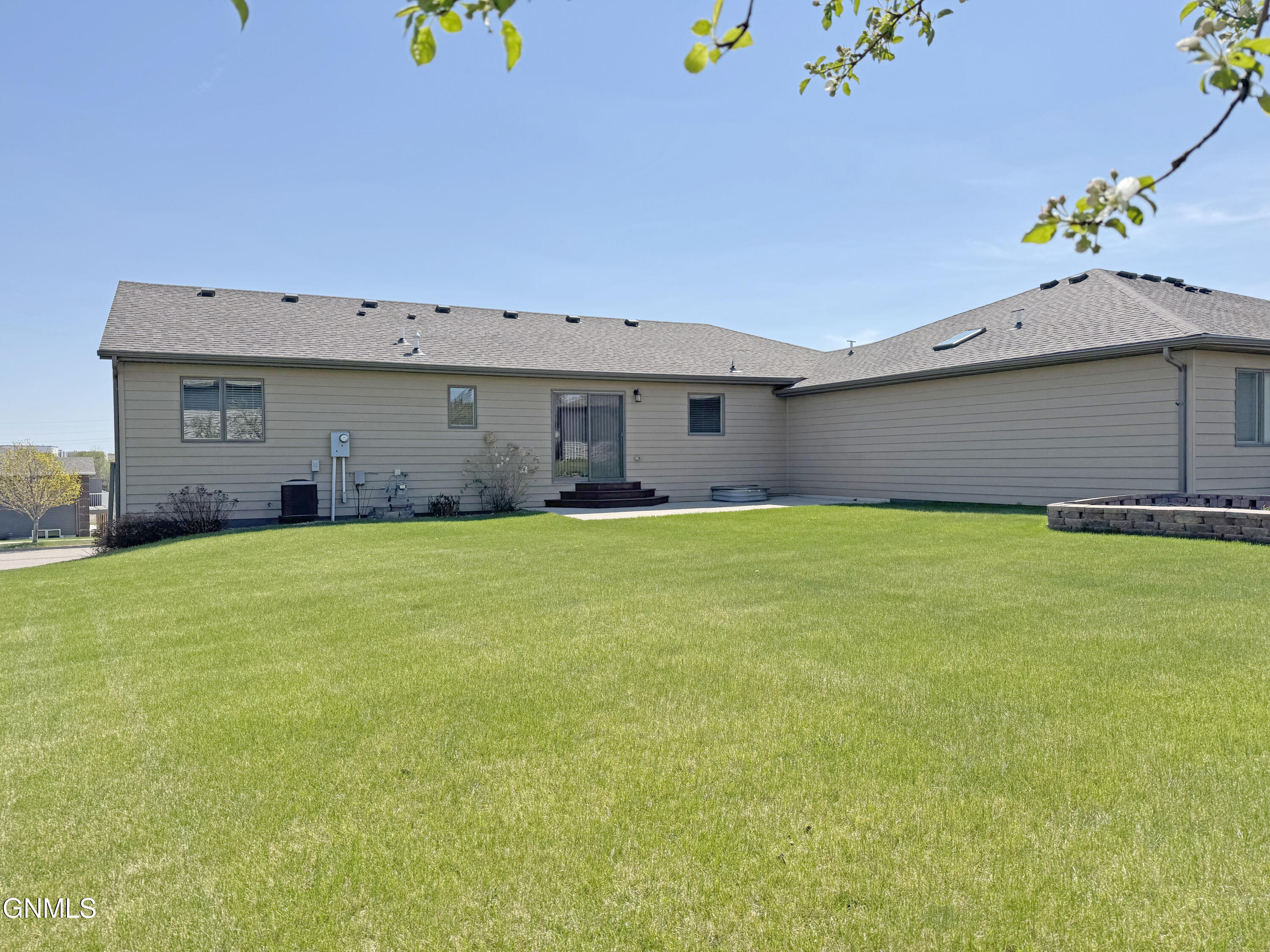 1412 Sharloh Lp