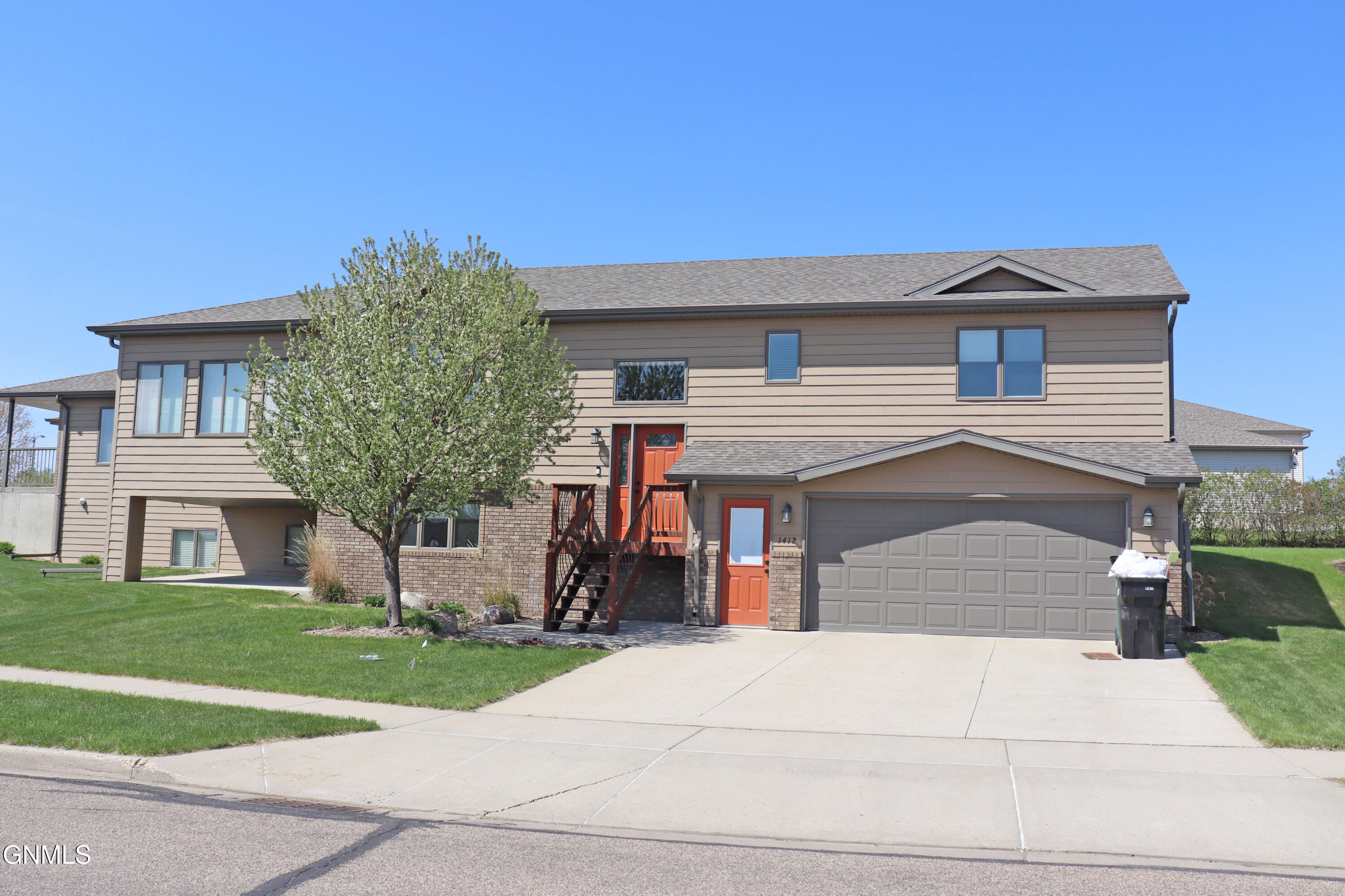 1412 Sharloh Lp