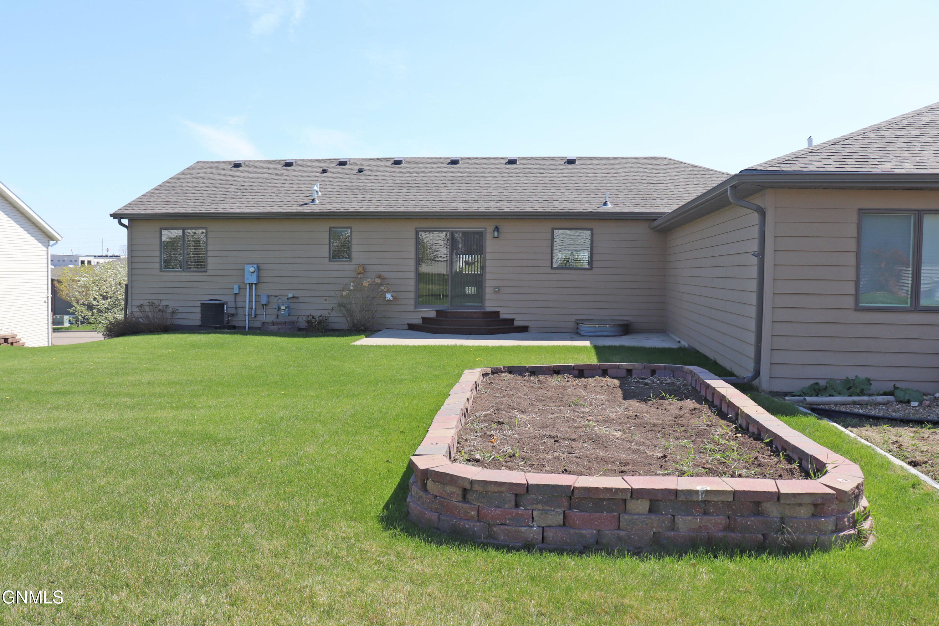 1412 Sharloh Lp