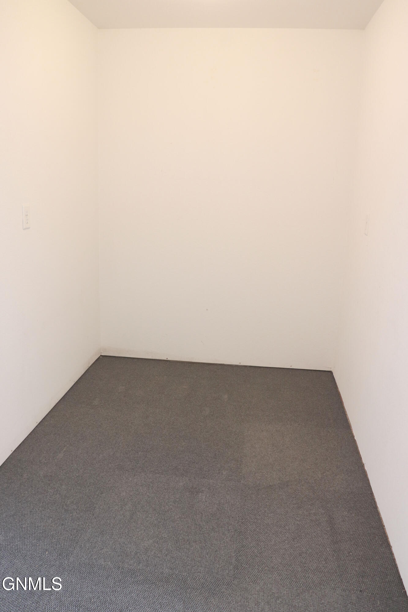 1412 Sharloh Lp