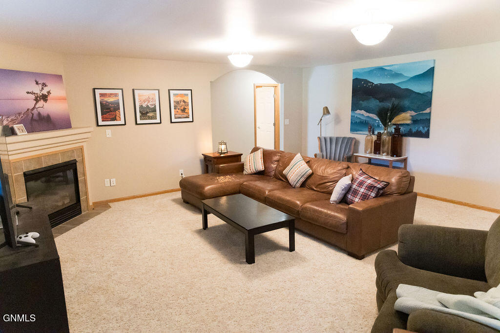 4319 Valley Drive