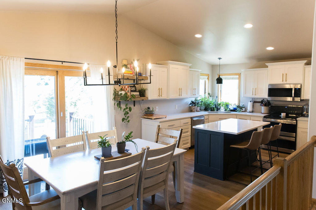 4319 Valley Drive