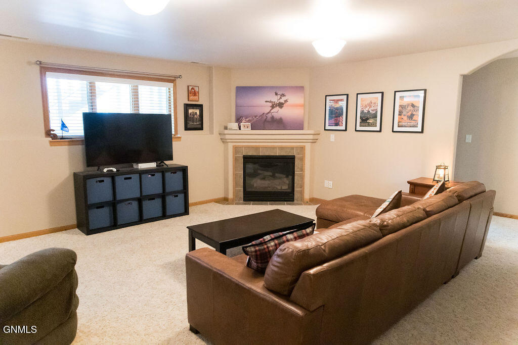 4319 Valley Drive