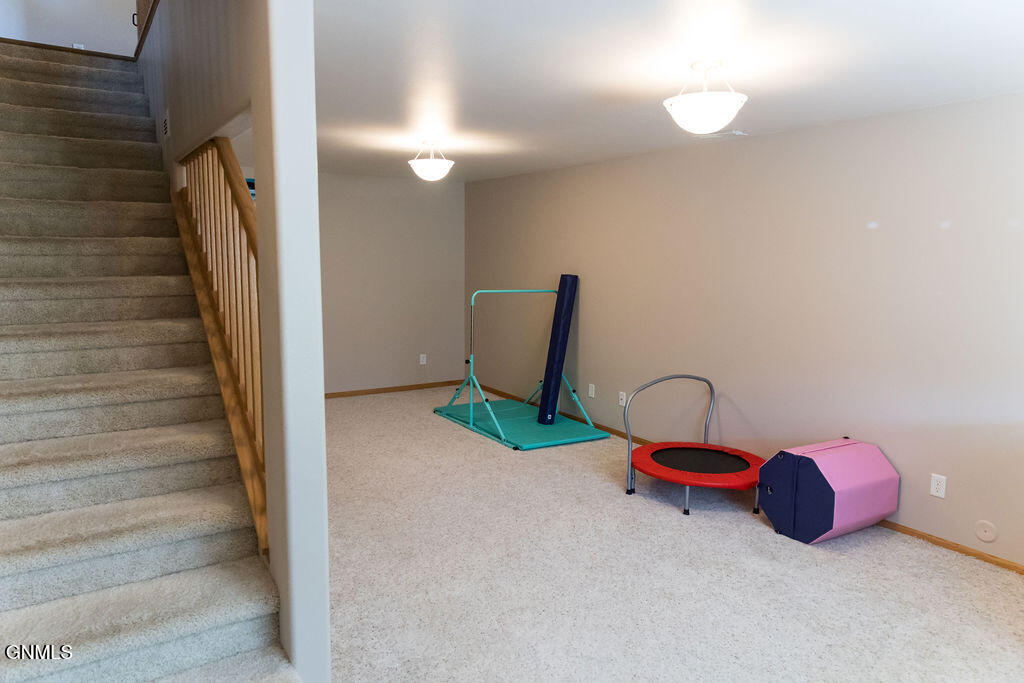 4319 Valley Drive