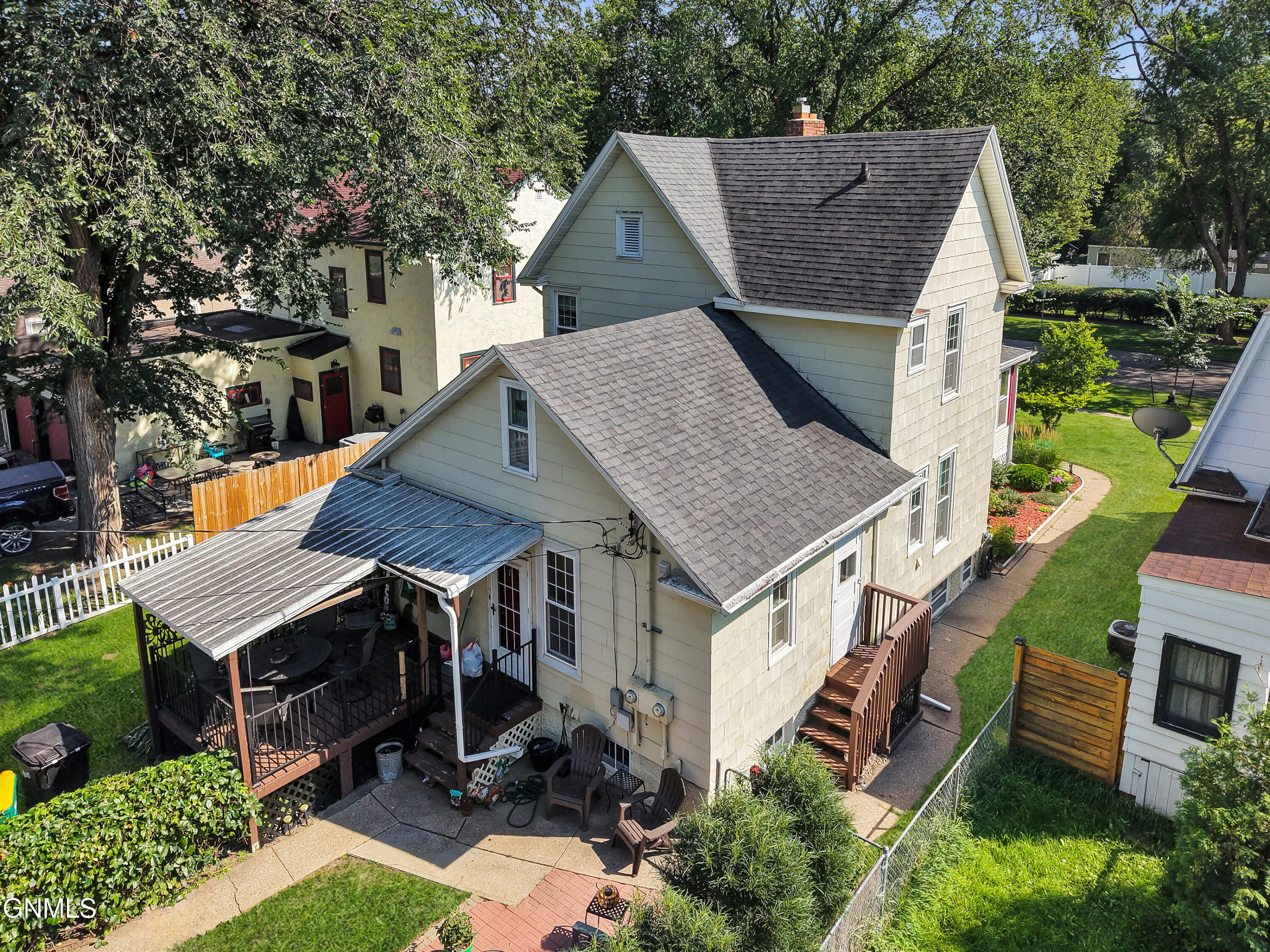 108 C Avenue W