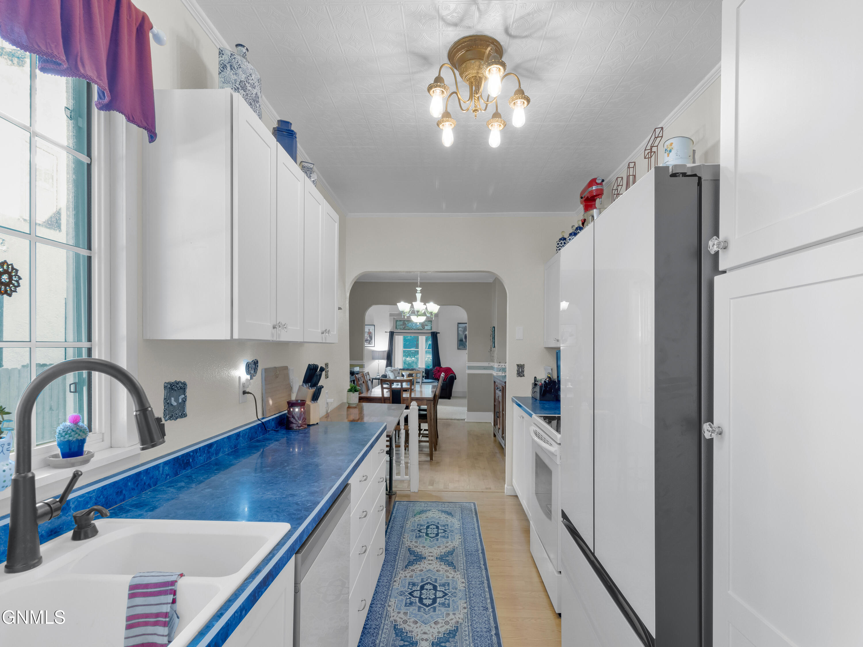 108 C Avenue W
