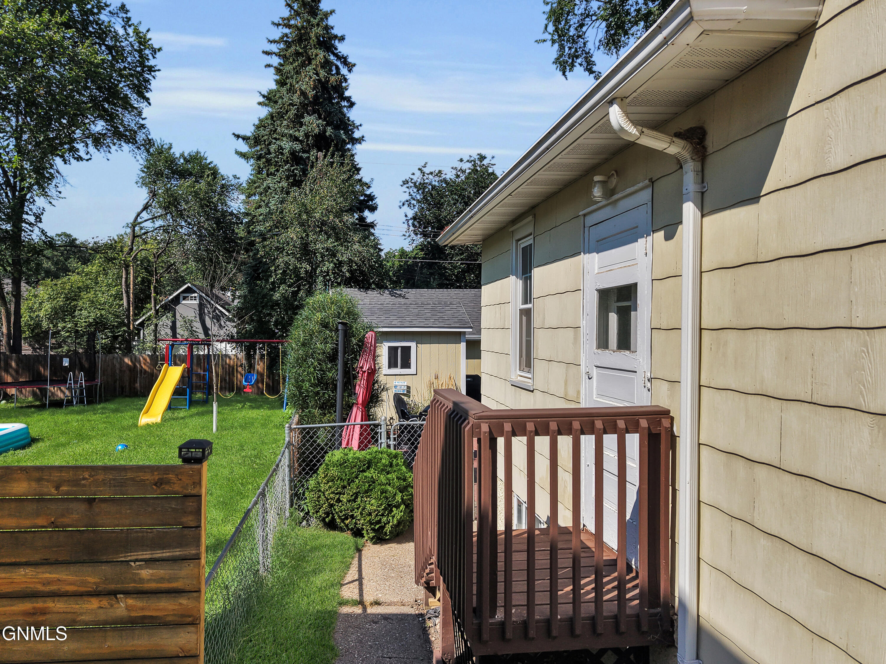 108 C Avenue W