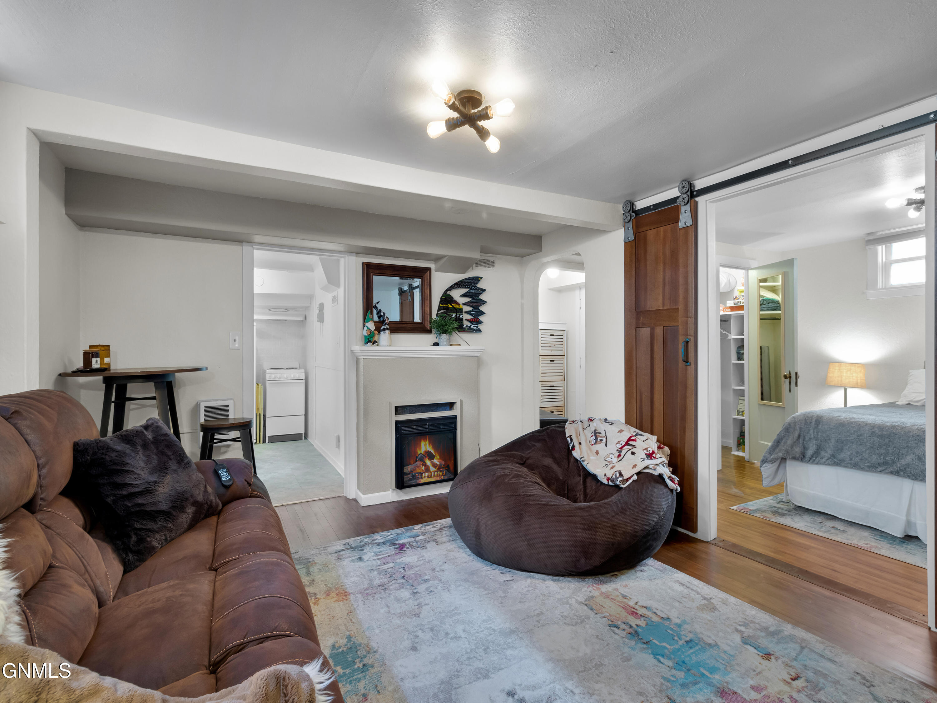 108 C Avenue W