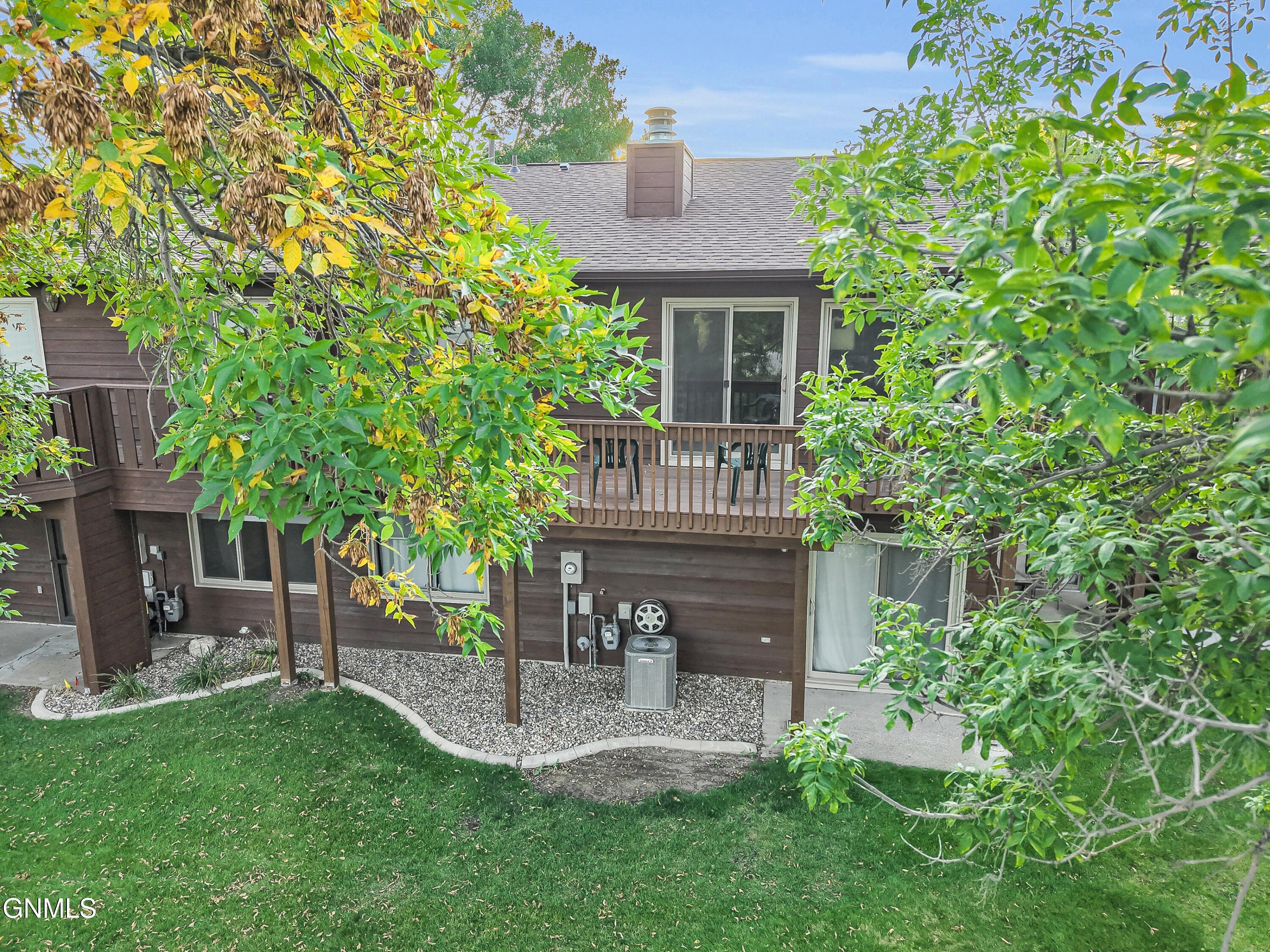 435 Brandon Drive E