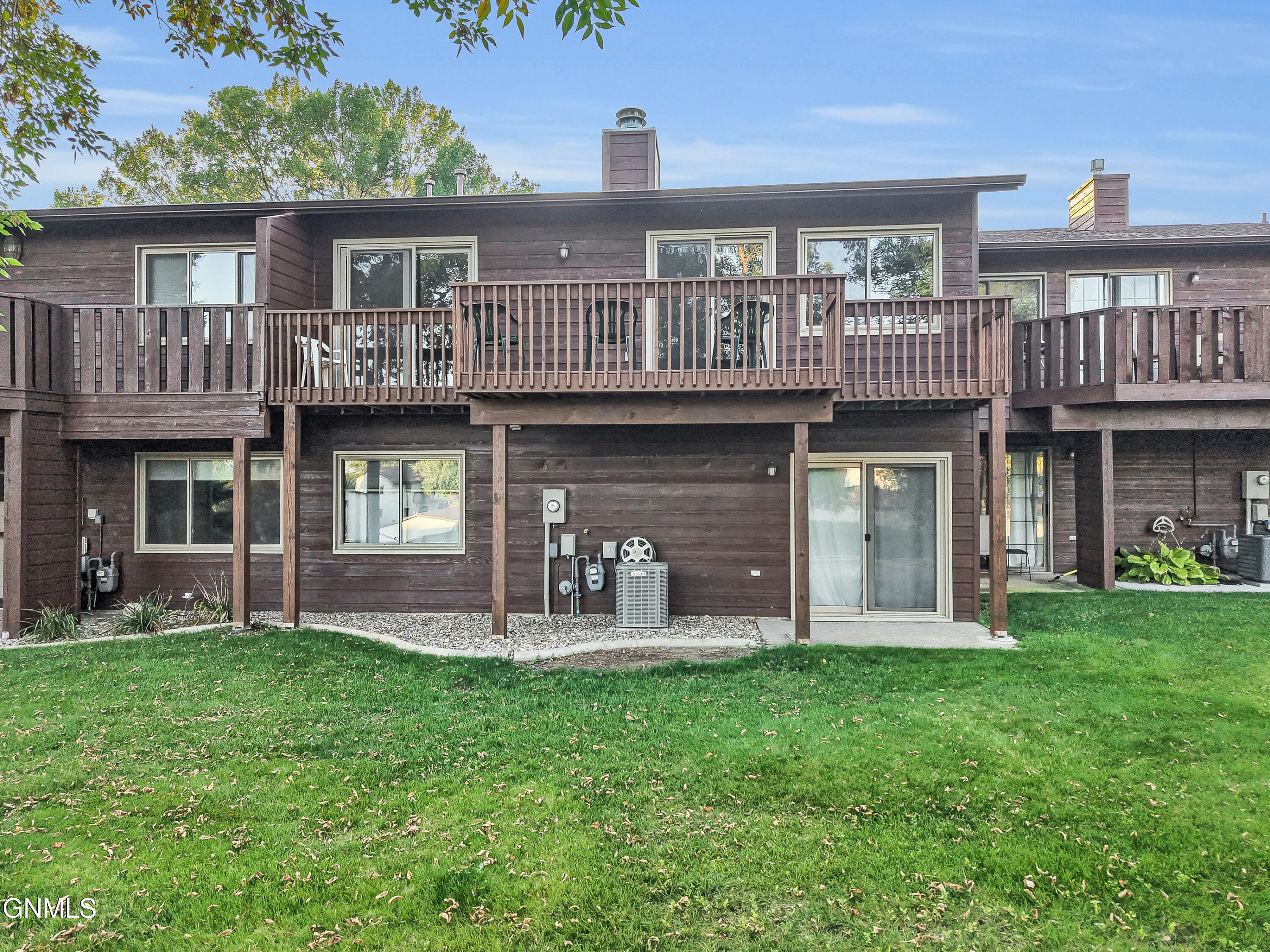 435 Brandon Drive E