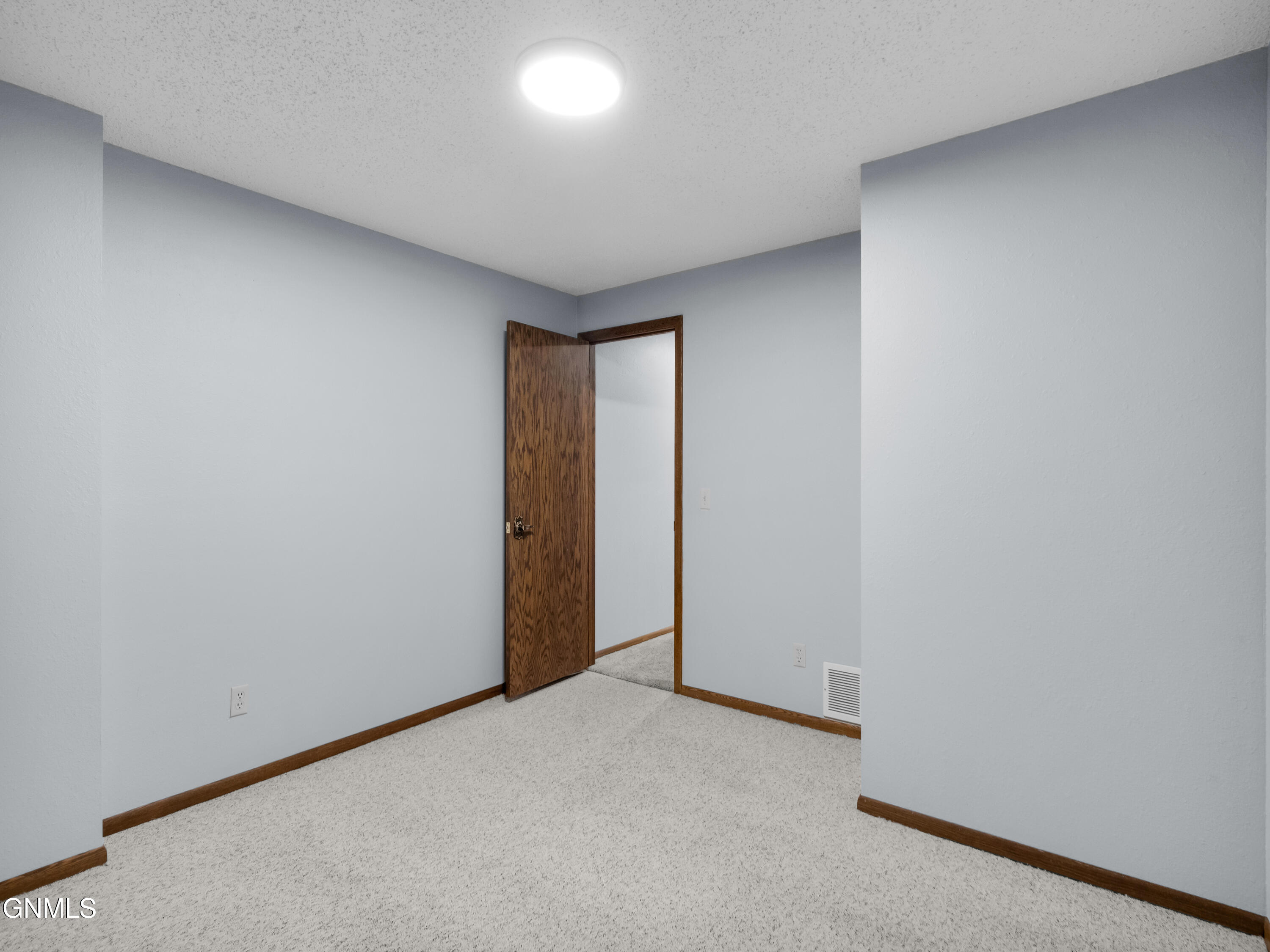 435 Brandon Drive E