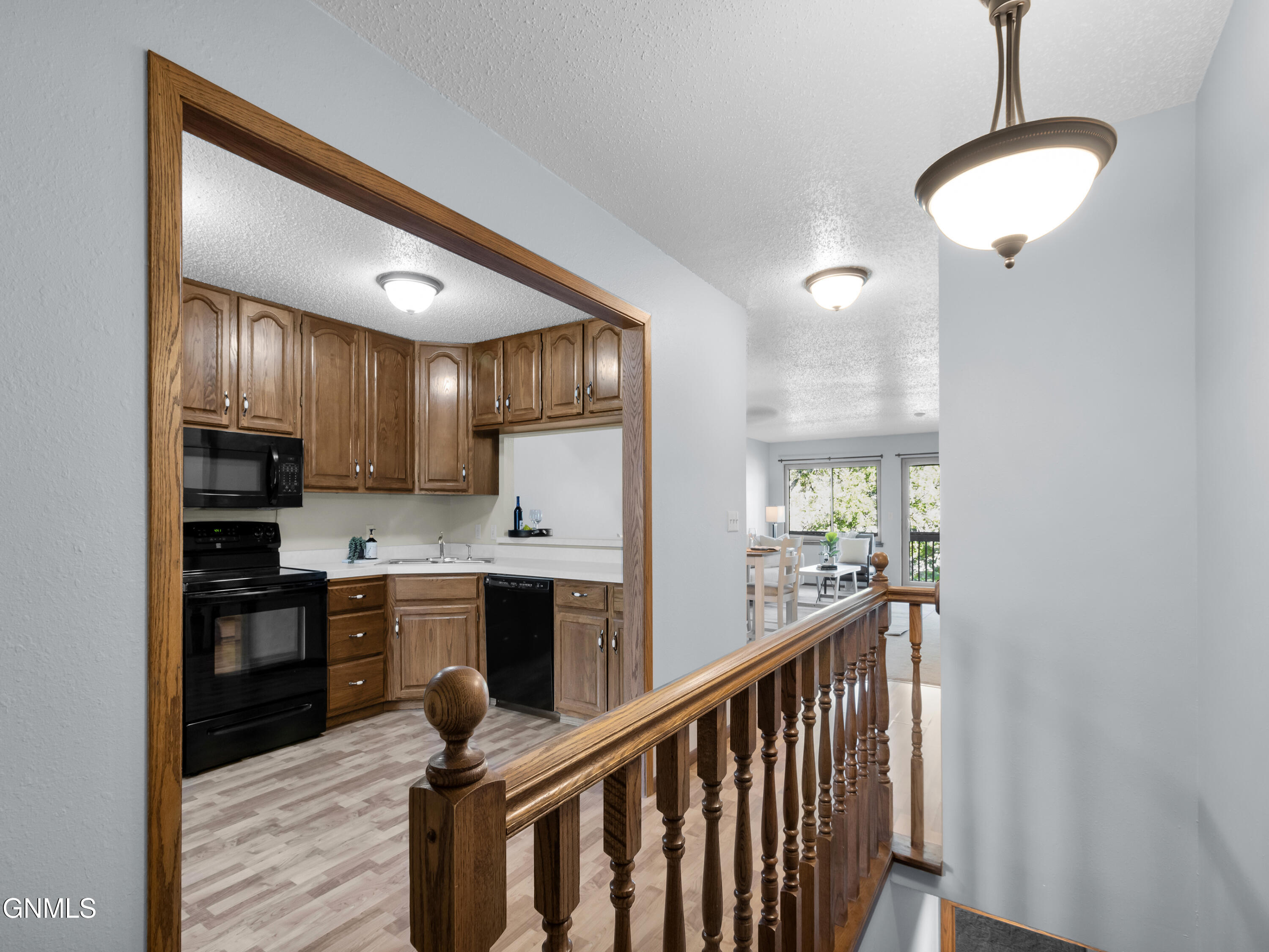 435 Brandon Drive E