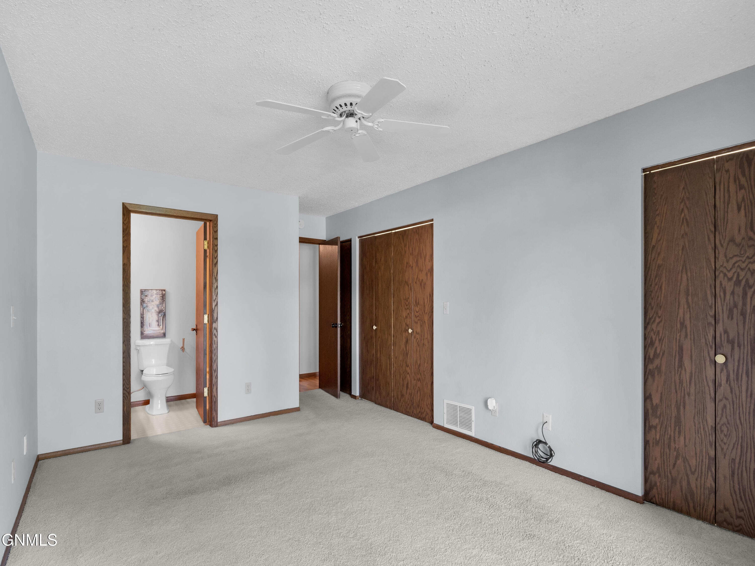 435 Brandon Drive E