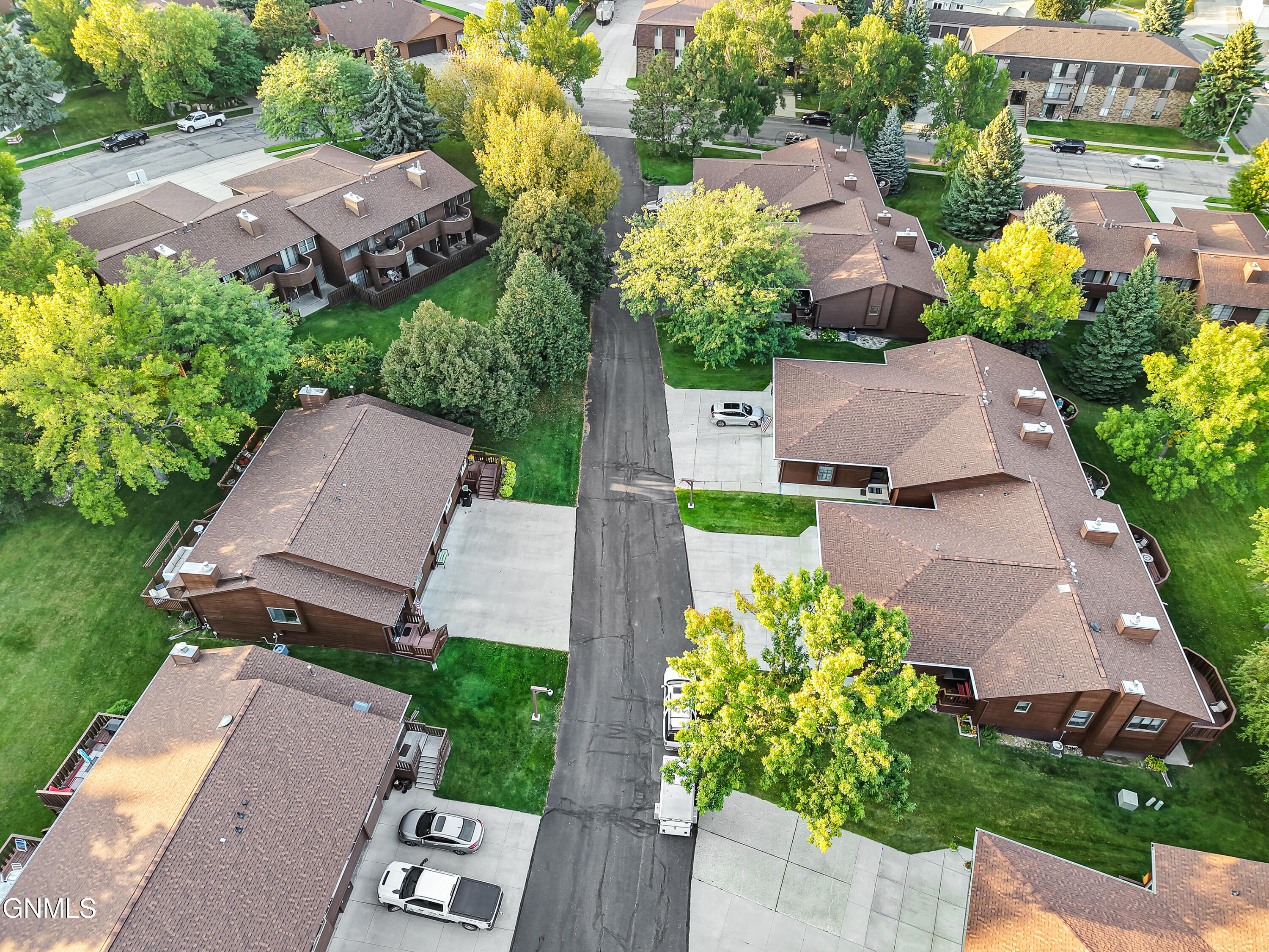 435 Brandon Drive E