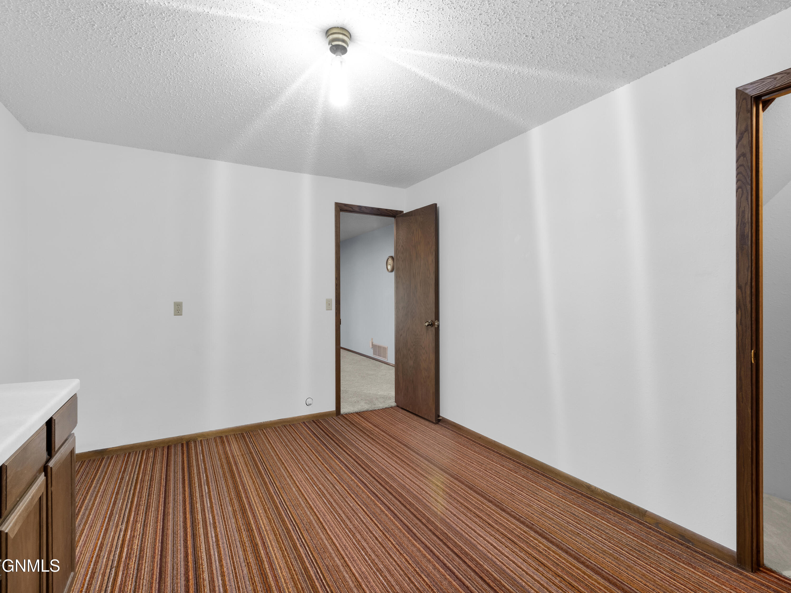 435 Brandon Drive E
