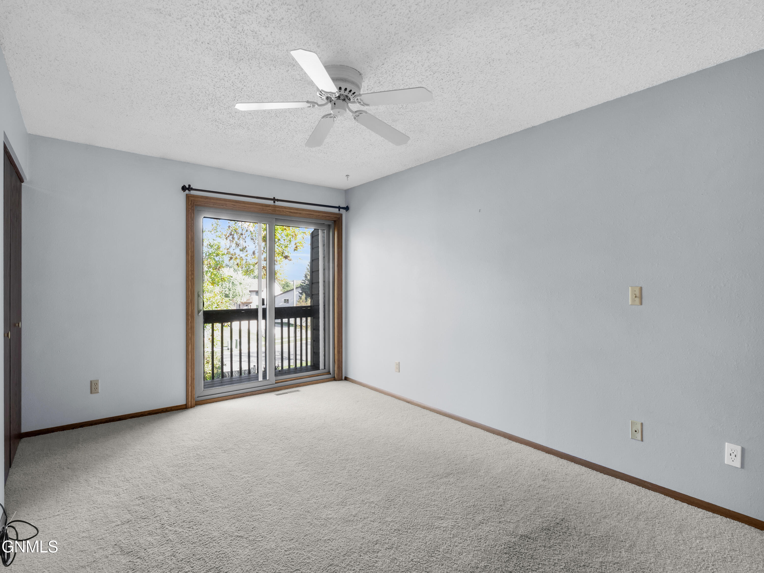 435 Brandon Drive E