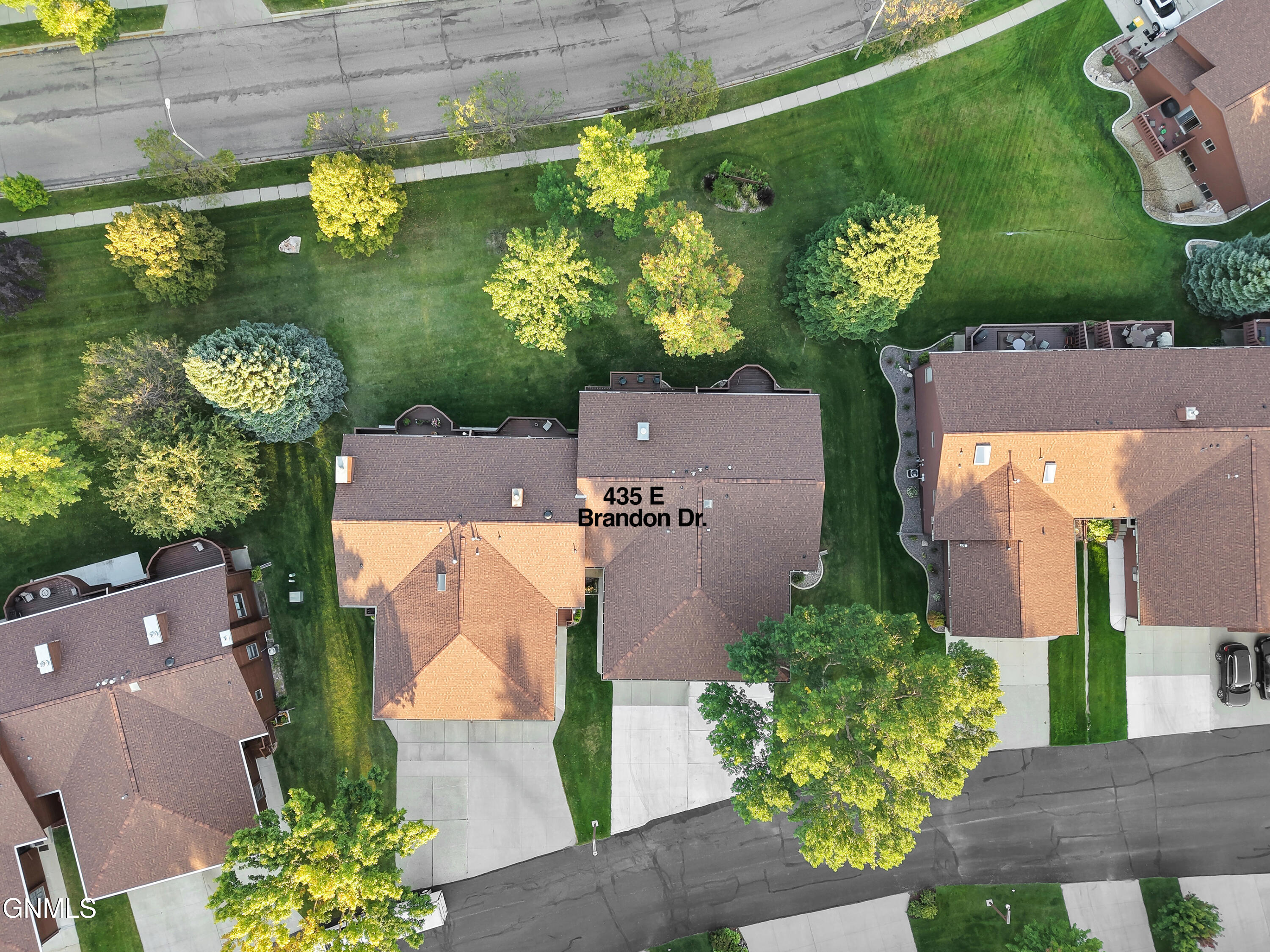 435 Brandon Drive E