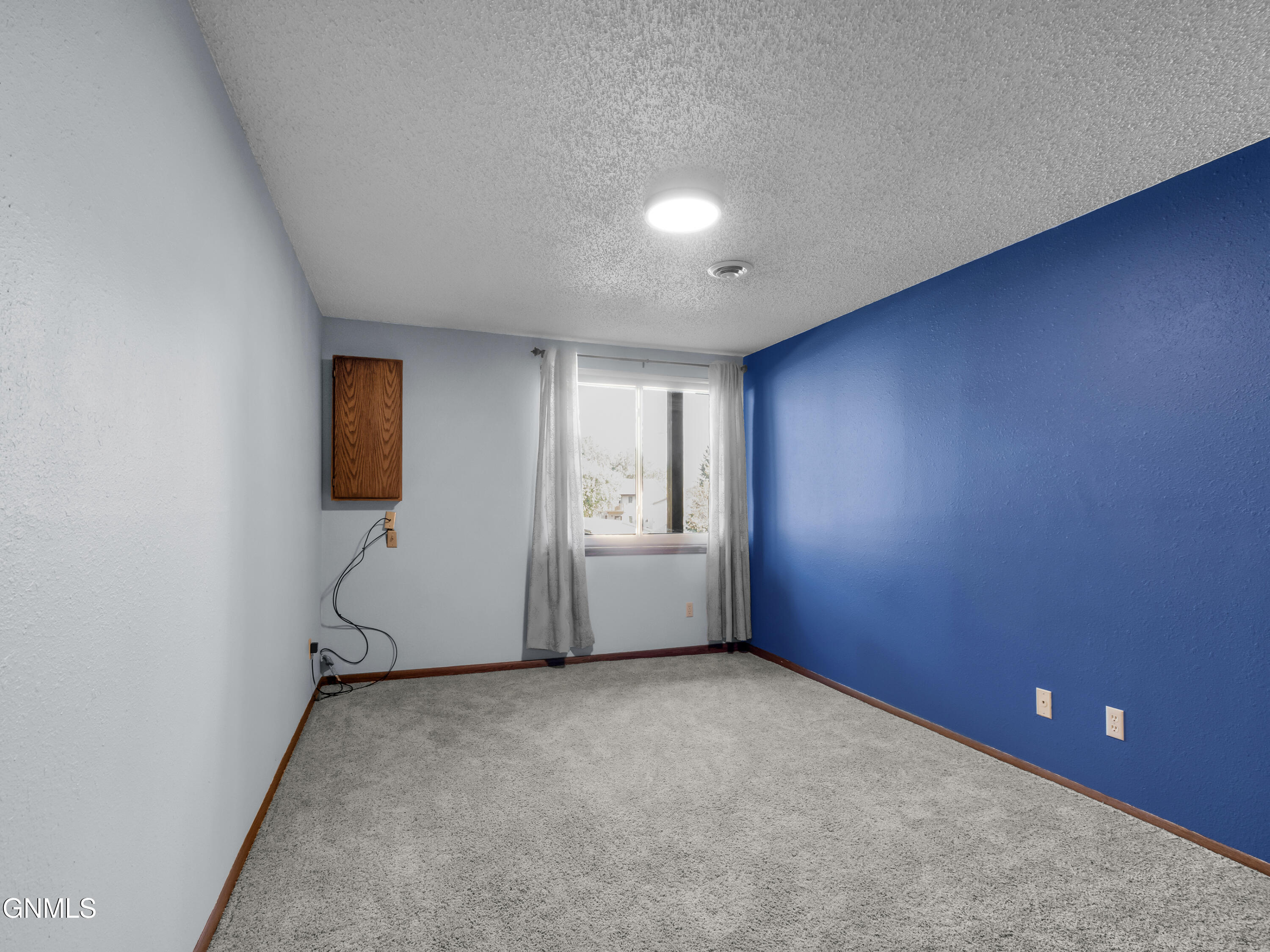 435 Brandon Drive E