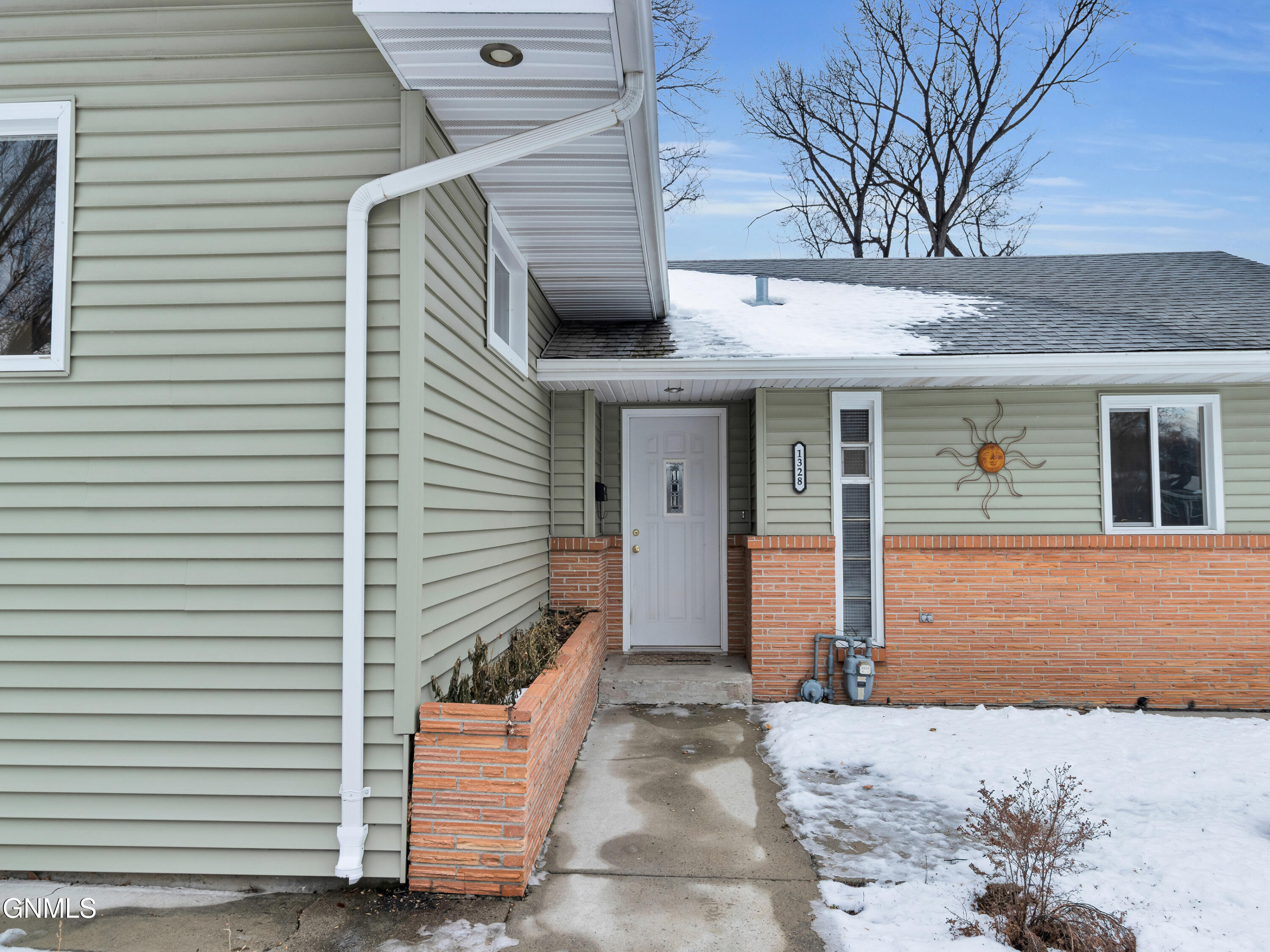 1328 18th Street N