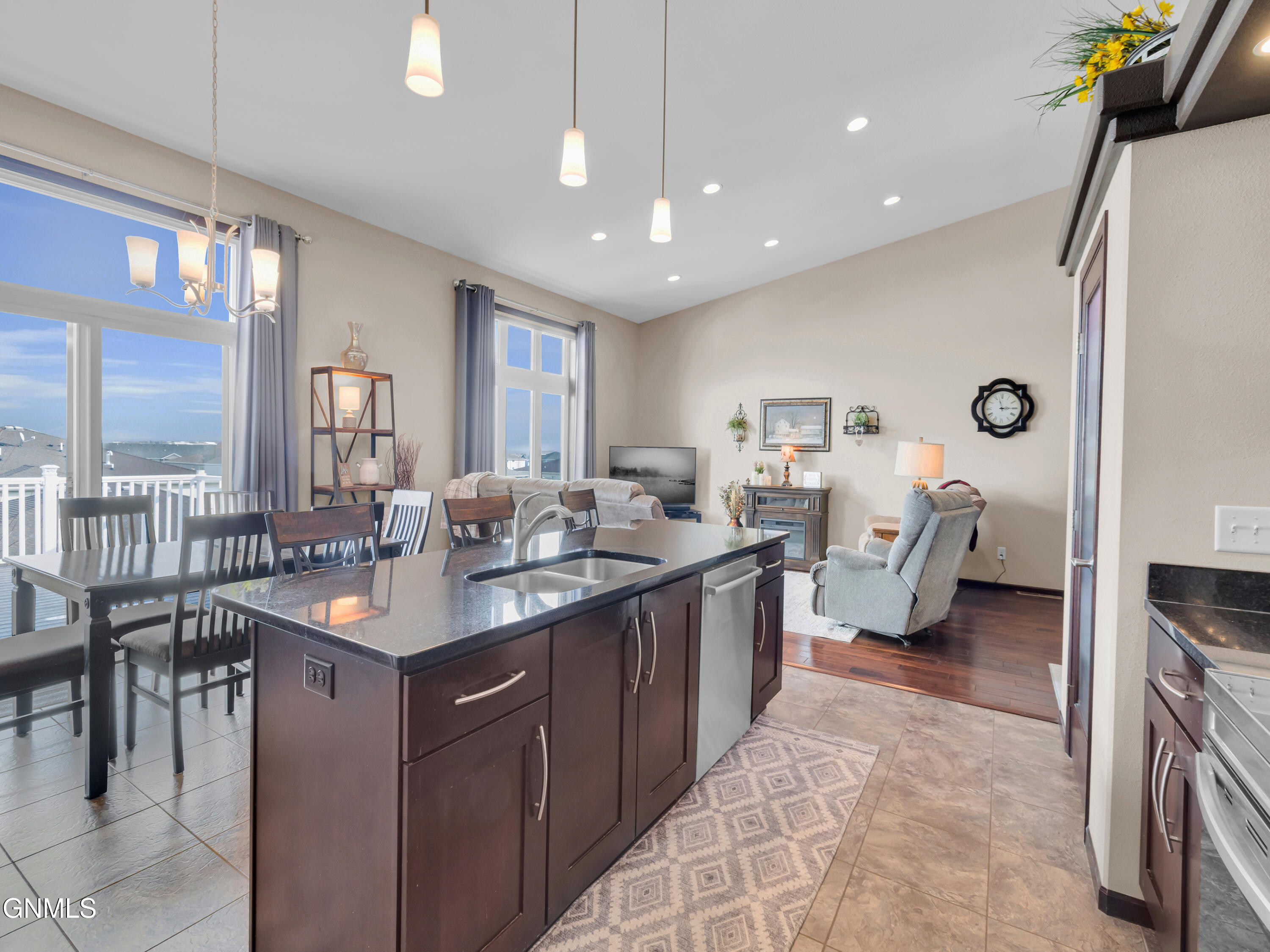 1739 Calgary Loop