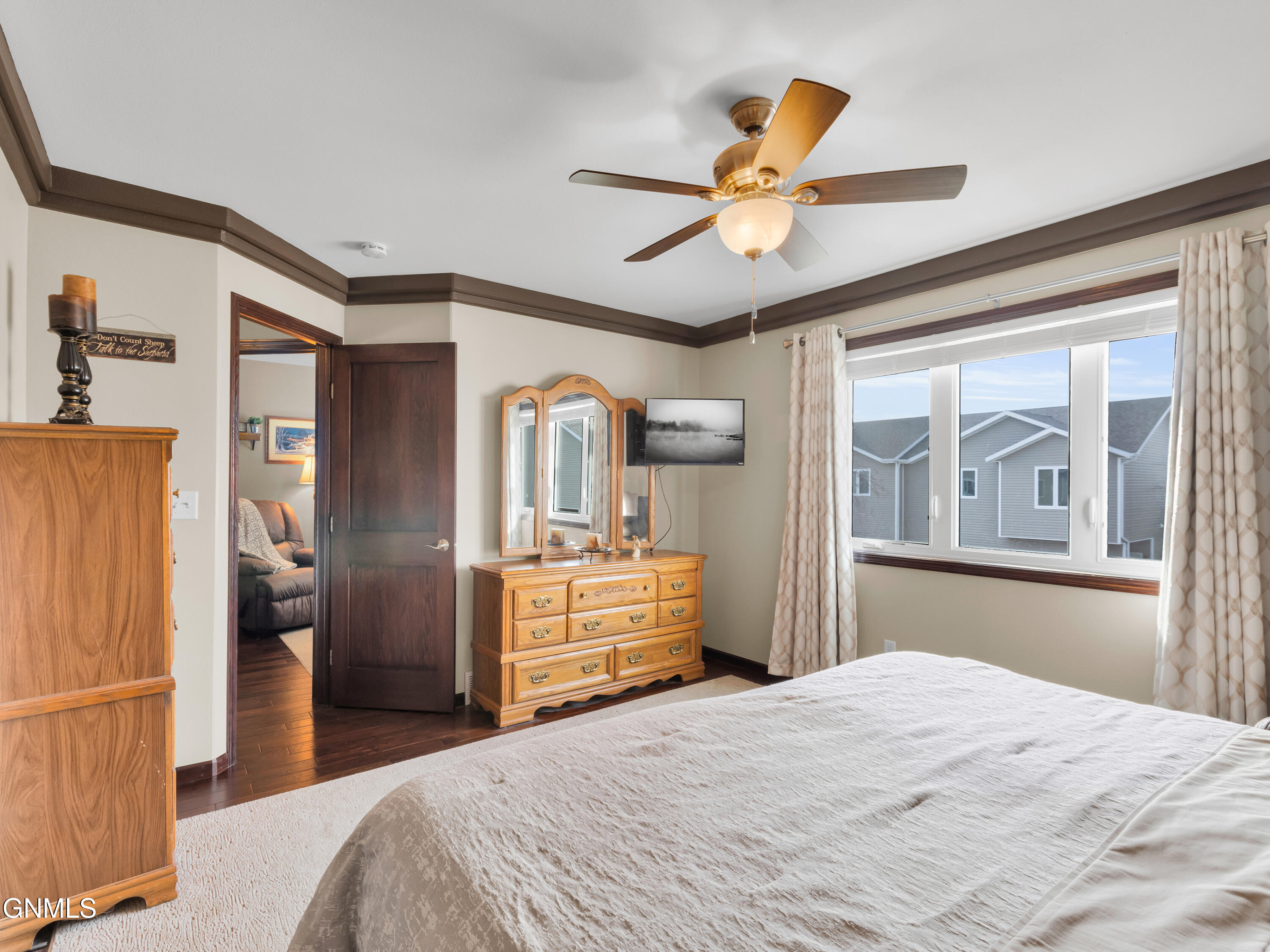 1739 Calgary Loop