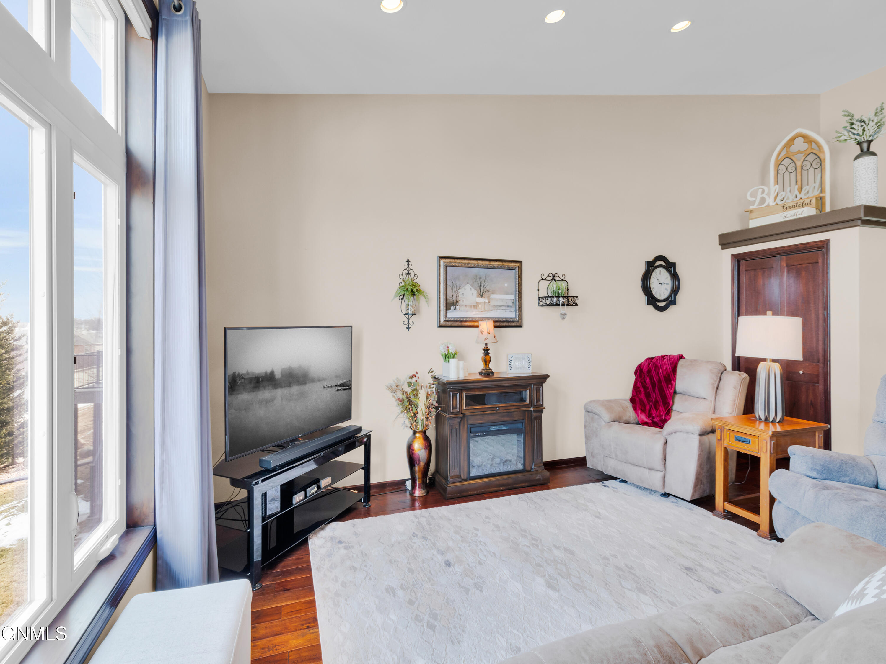1739 Calgary Loop