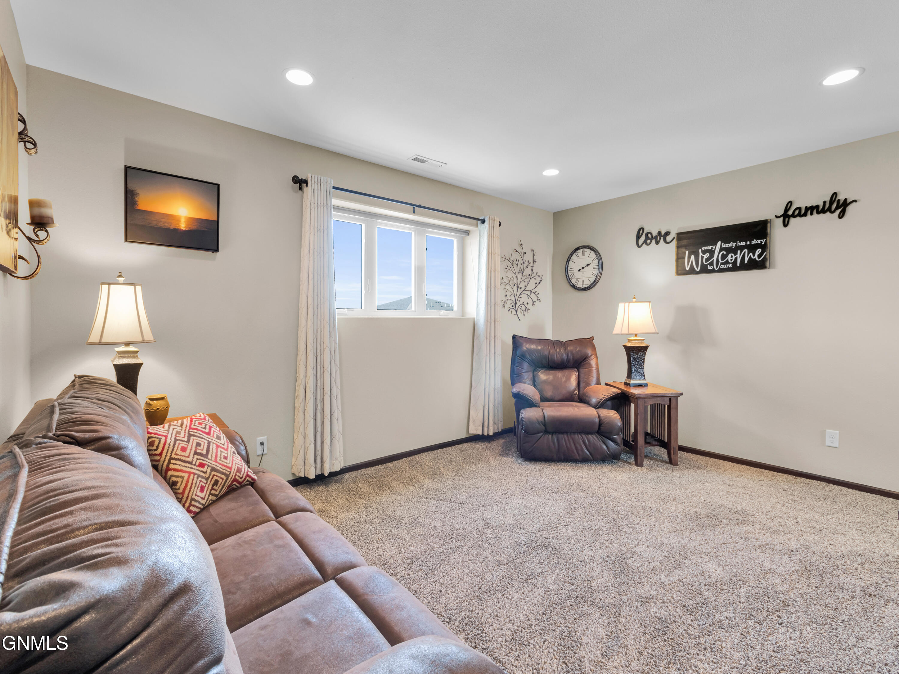 1739 Calgary Loop