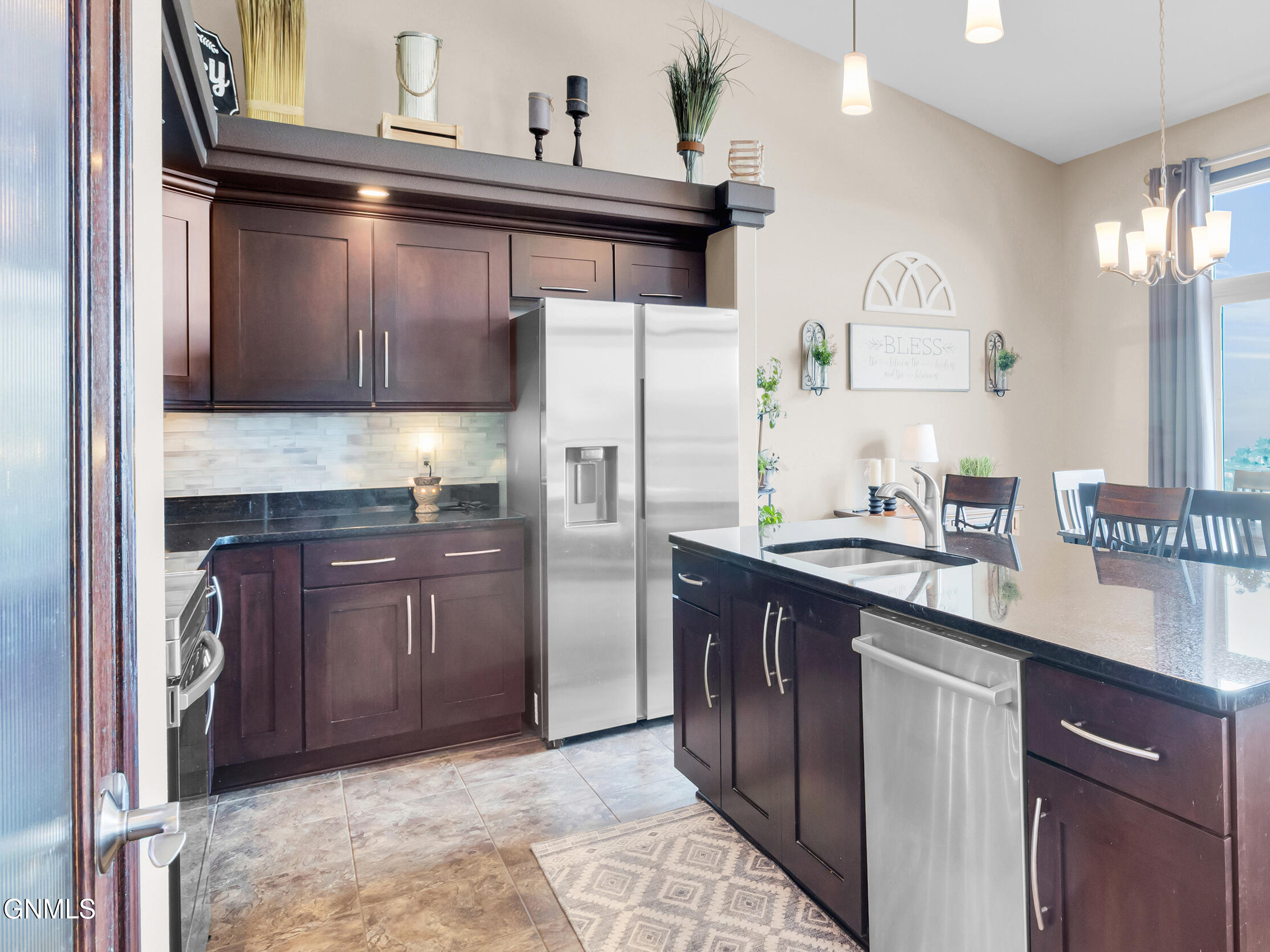 1739 Calgary Loop