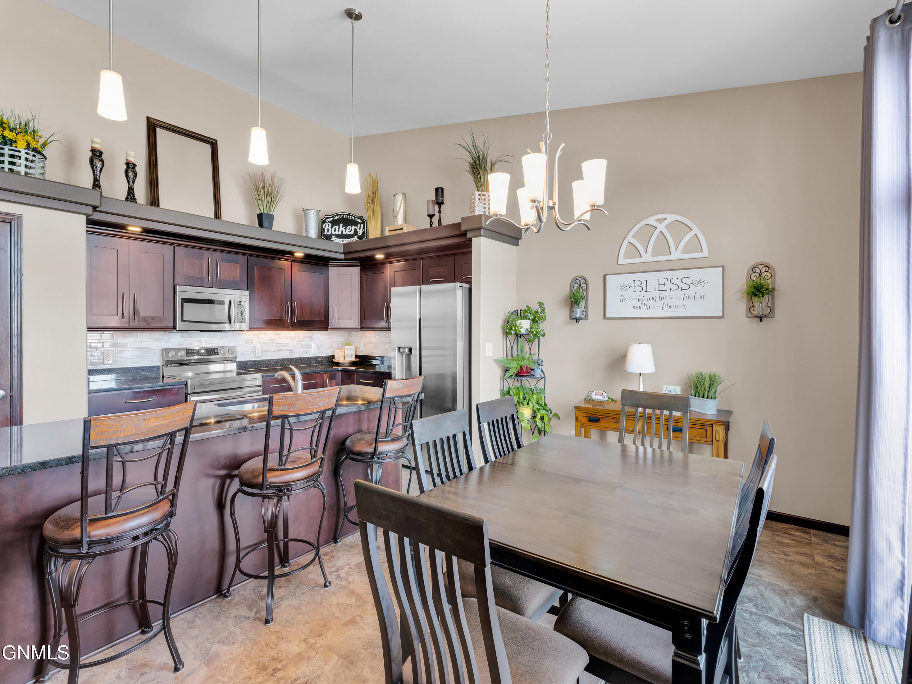 1739 Calgary Loop