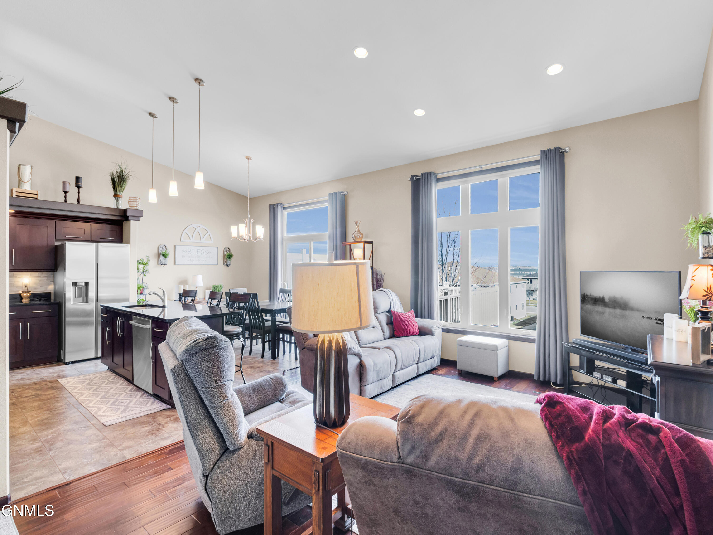 1739 Calgary Loop