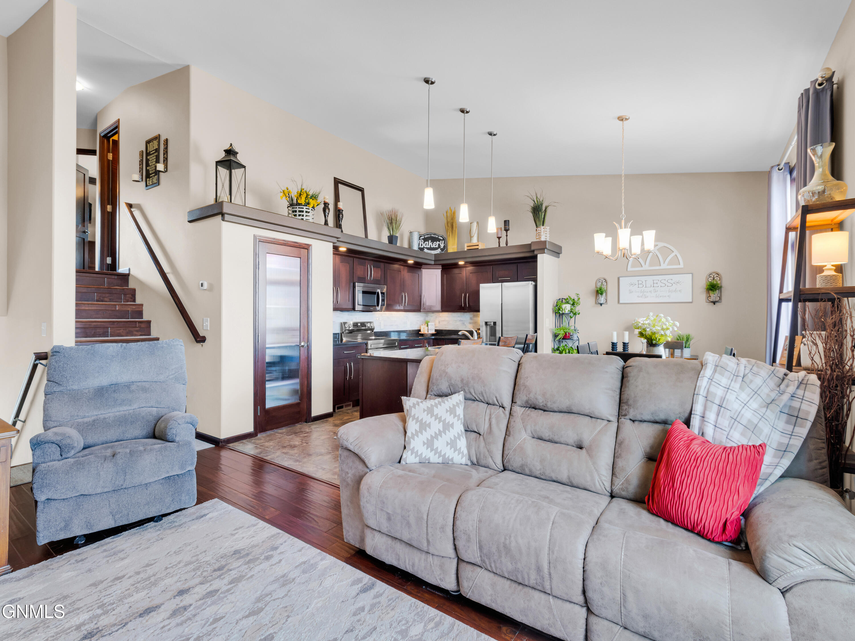 1739 Calgary Loop