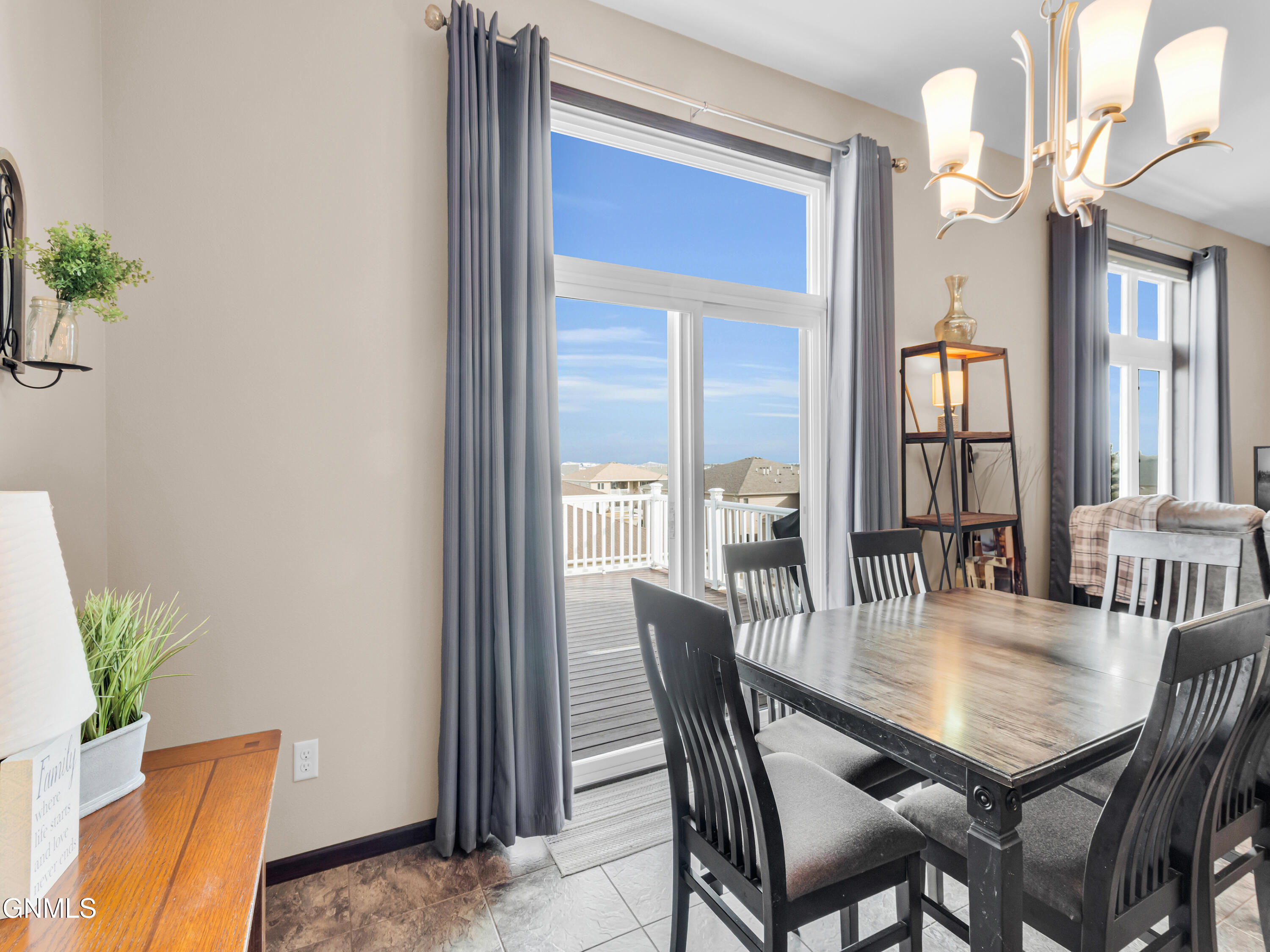 1739 Calgary Loop