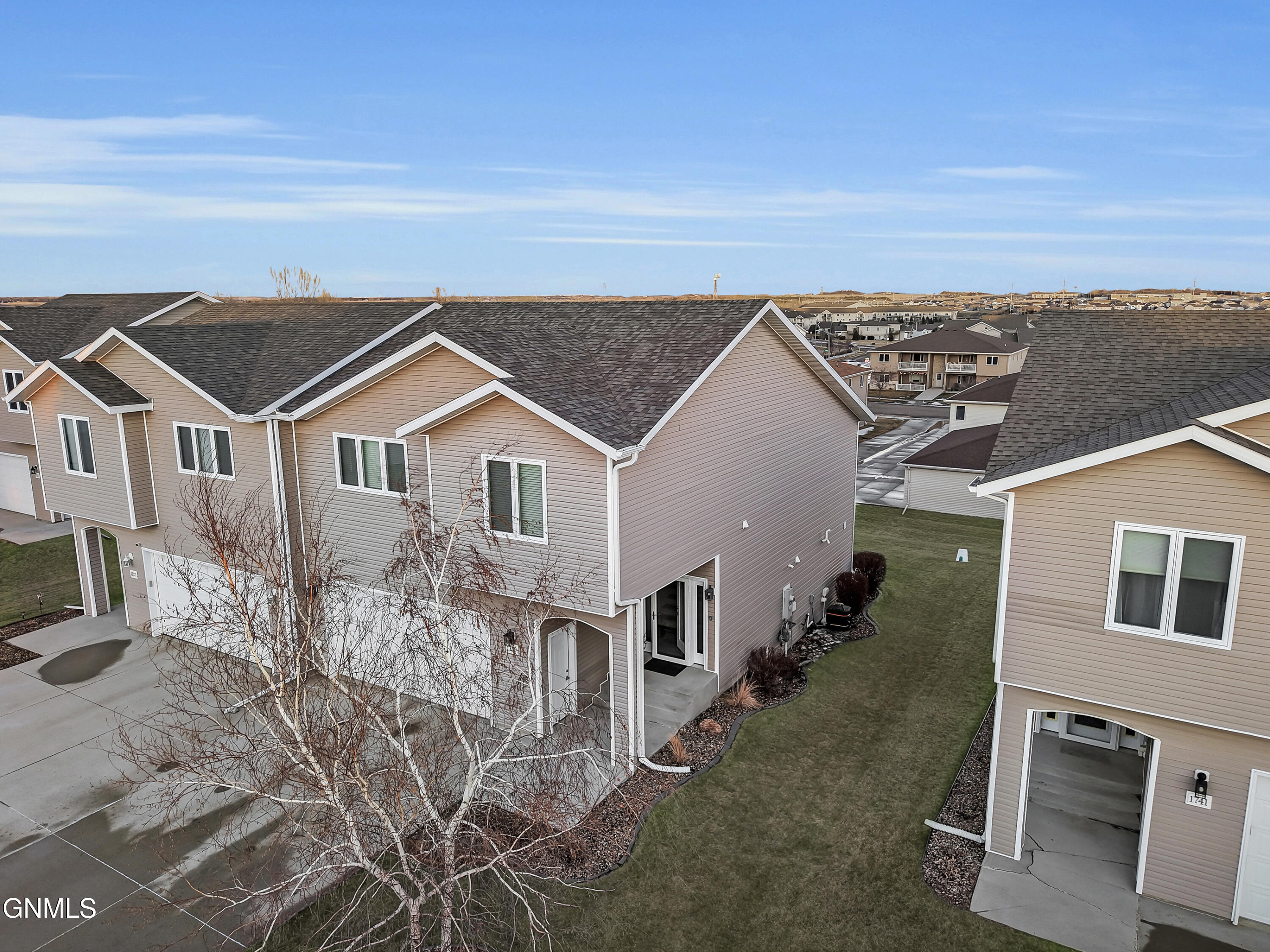 1739 Calgary Loop
