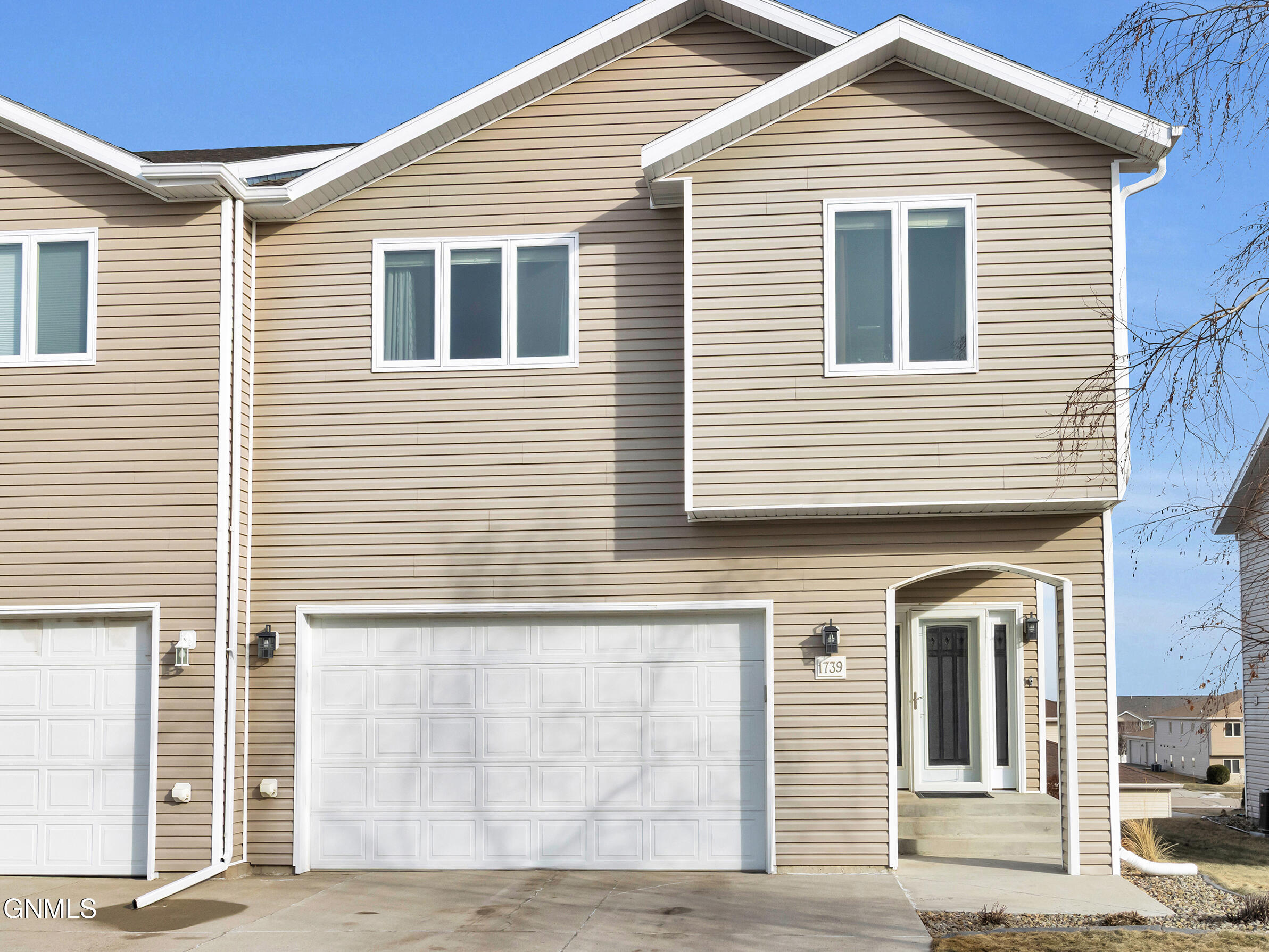 1739 Calgary Loop